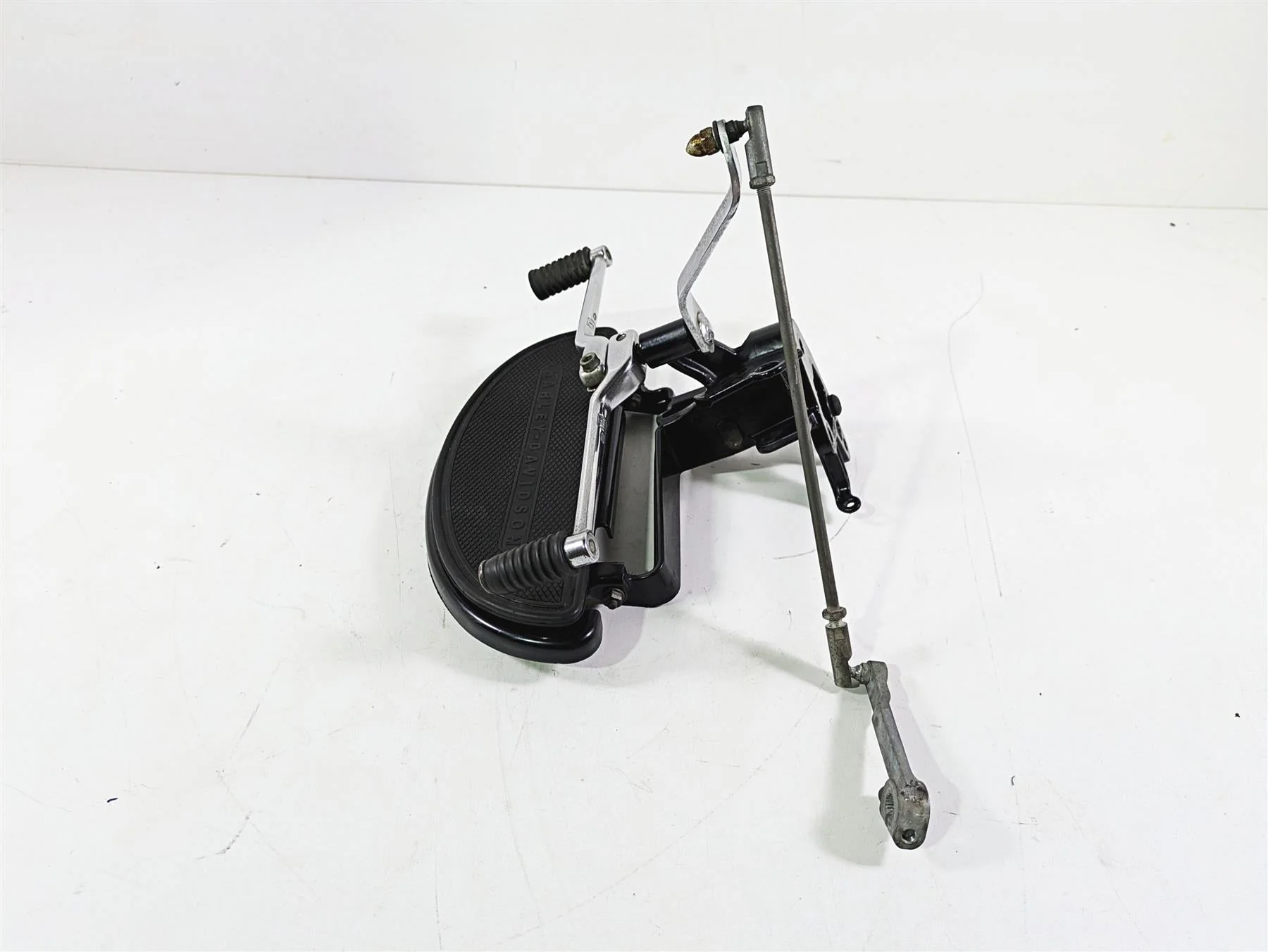 2008 Harley FLSTSB Cross Bones Left Floorboard & Shifter Set 33630-07A 33895-82E