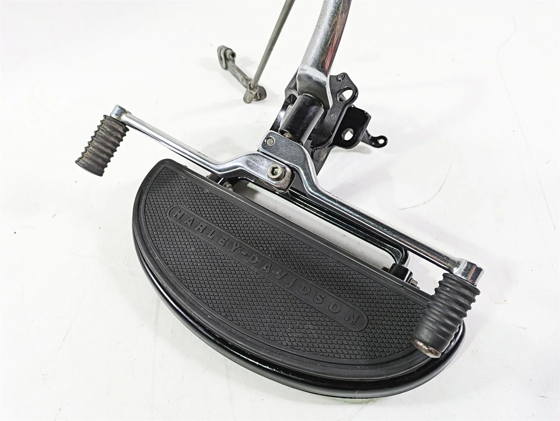 2008 Harley FLSTSB Cross Bones Left Floorboard & Shifter Set 33630-07A 33895-82E - Image 12