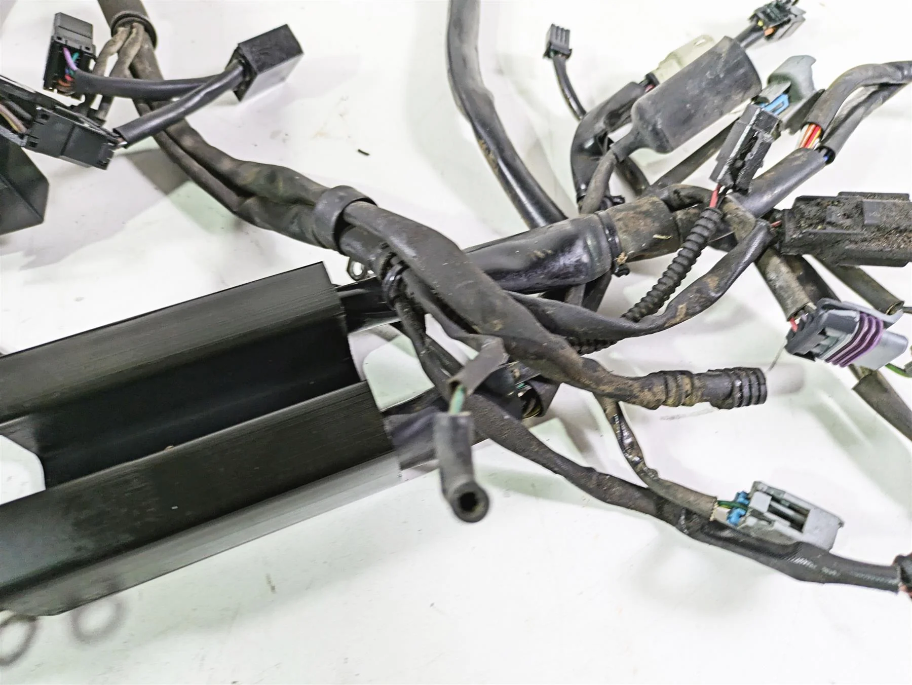 2008 Harley FLSTSB Cross Bones Main Wiring Harness Loom- Read 70431-08A - Image 4