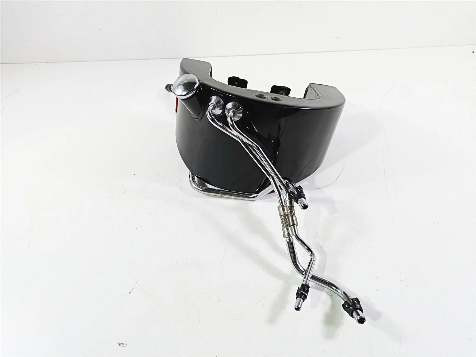 2008 Harley FLSTSB Cross Bones Oil Tank Reservoir & Lines - No Leaks 62492-00B - Image 2