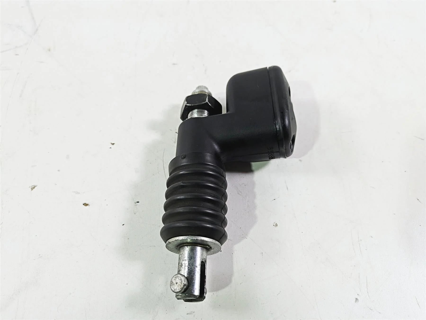 2008 Harley FLSTSB Cross Bones Rear Brake Master Cylinder 41767-05E - Image 12