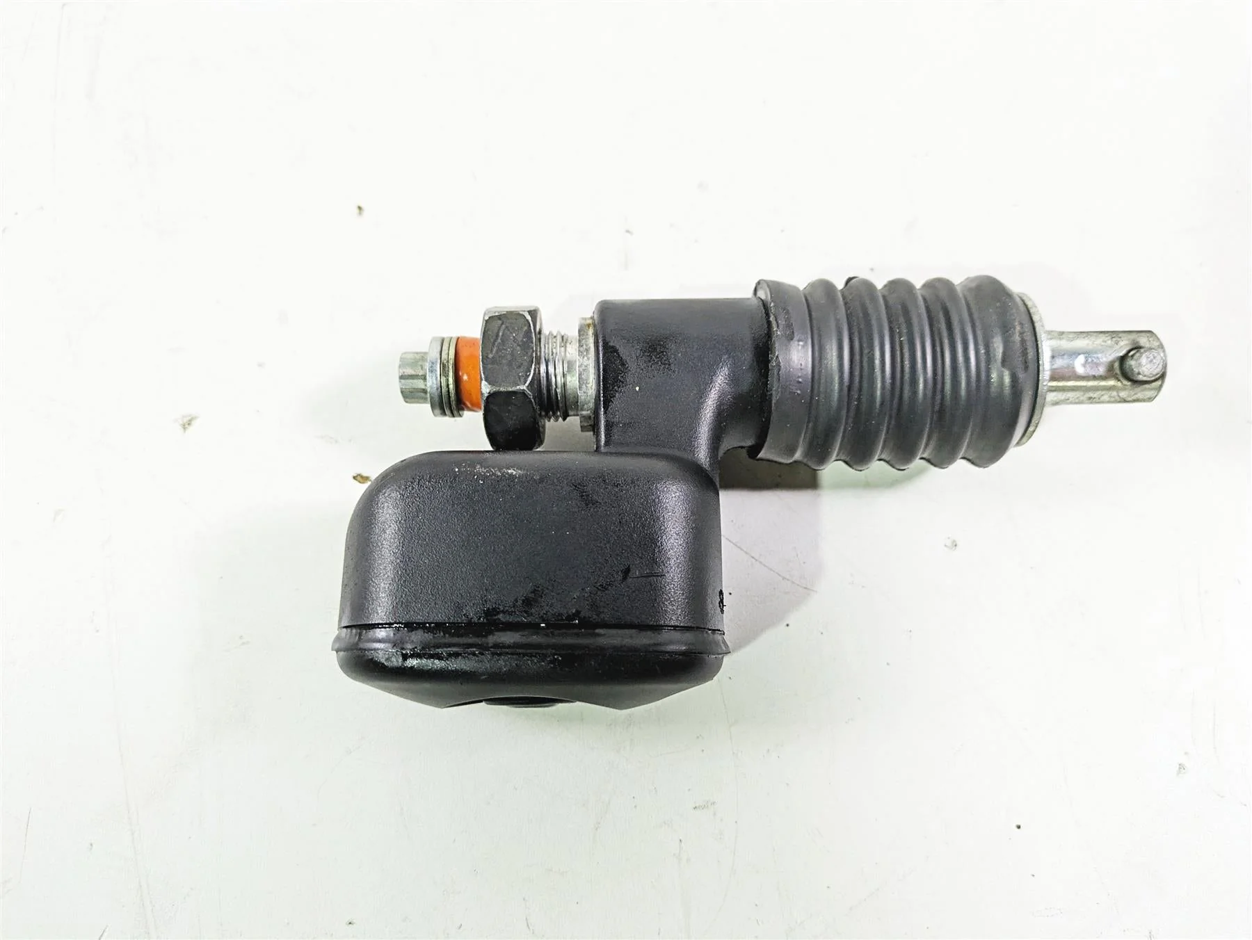 2008 Harley FLSTSB Cross Bones Rear Brake Master Cylinder 41767-05E - Image 3