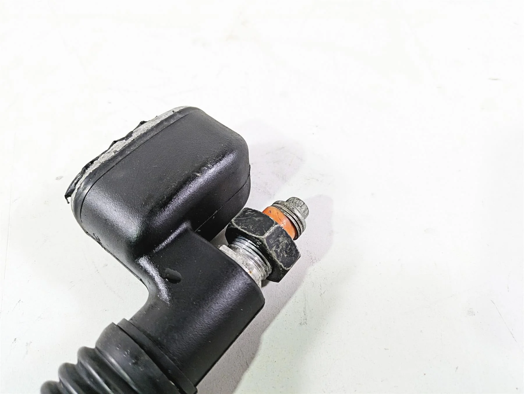 2008 Harley FLSTSB Cross Bones Rear Brake Master Cylinder - Read 41767-05E - Image 10