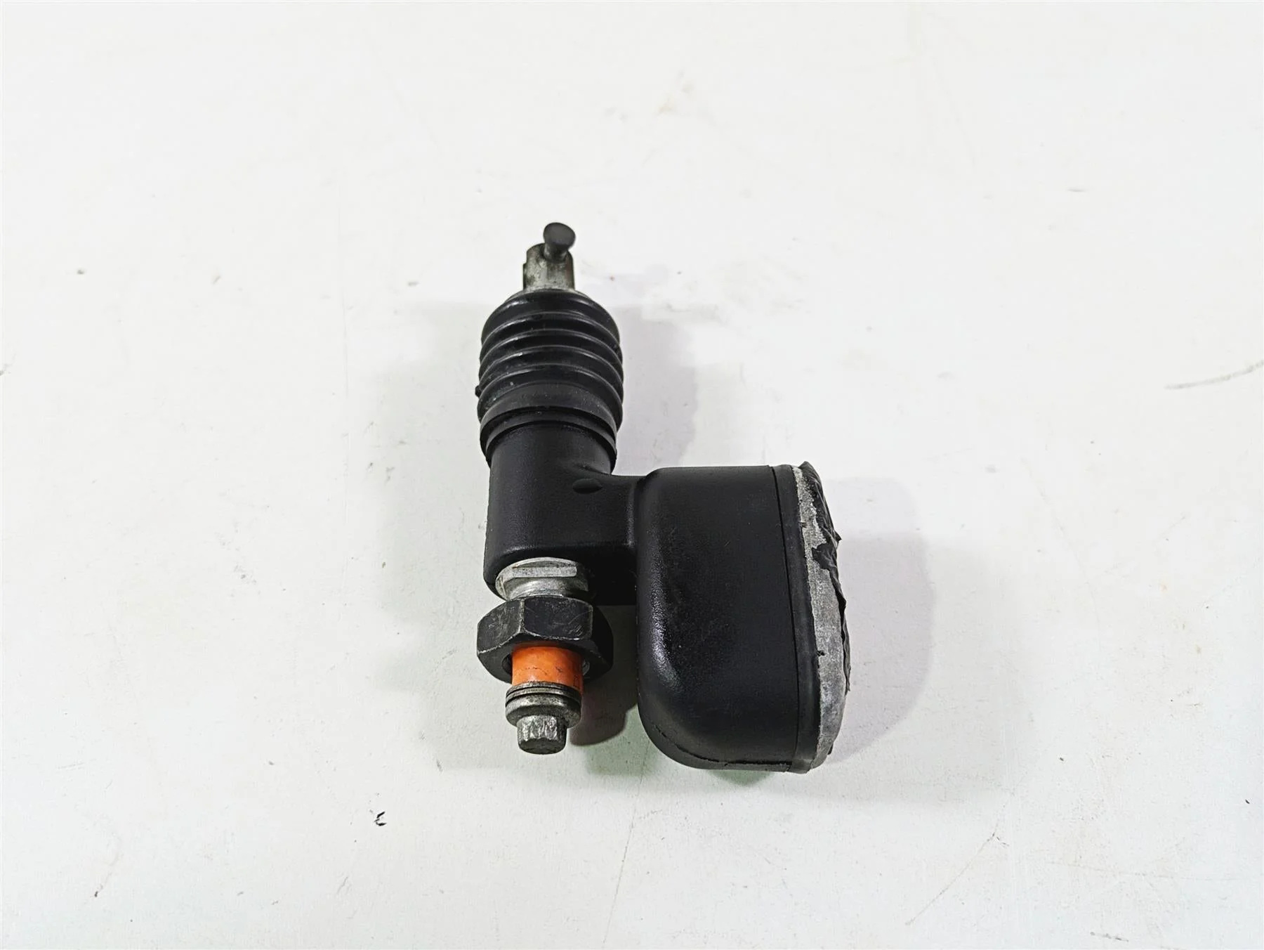 2008 Harley FLSTSB Cross Bones Rear Brake Master Cylinder - Read 41767-05E - Image 4
