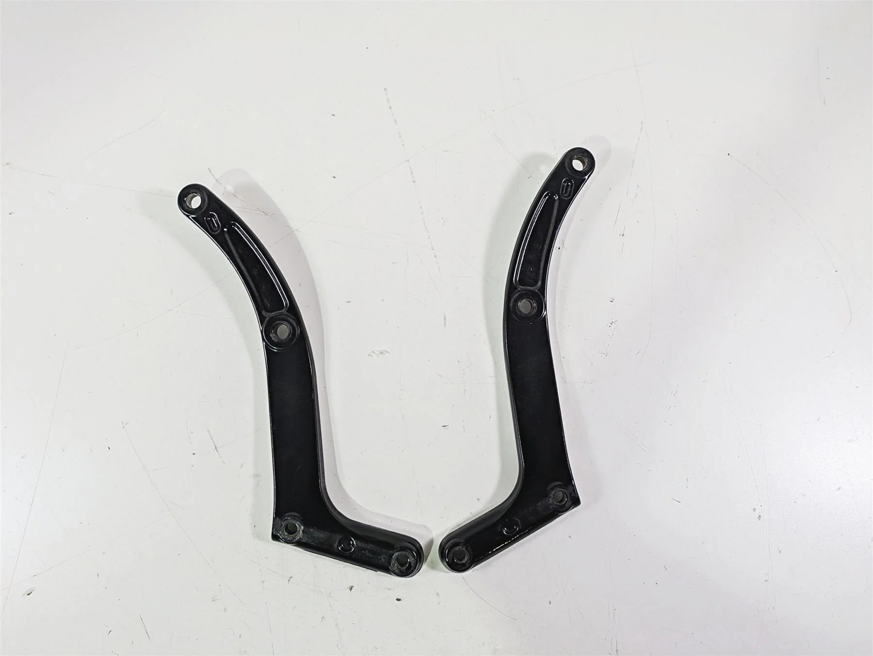 2008 Harley FLSTSB Cross Bones Rear Fender Struts Braces Mount 47813-08 47809-08 - Image 4