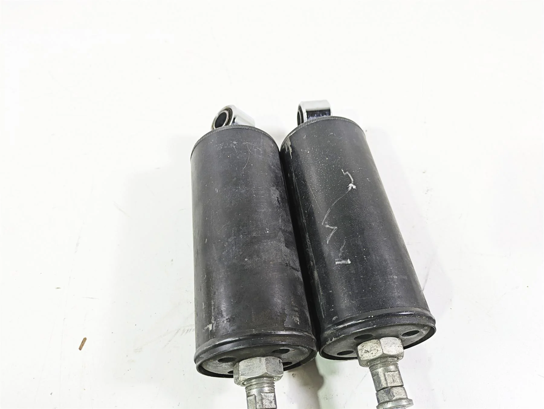 2008 Harley FLSTSB Cross Bones Showa Rear Suspension Shocks 54549-04 - Image 8