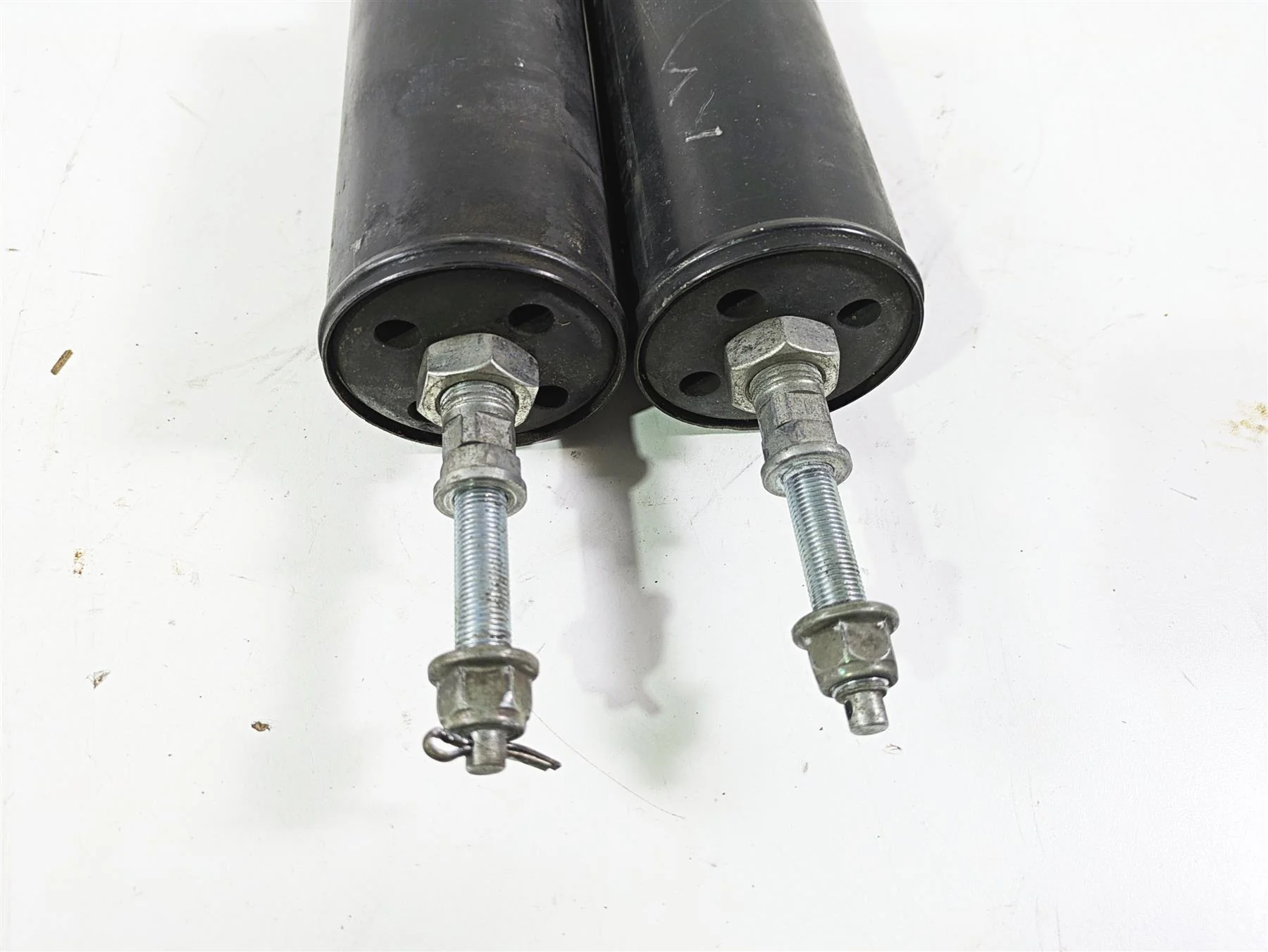 2008 Harley FLSTSB Cross Bones Showa Rear Suspension Shocks 54549-04 - Image 9