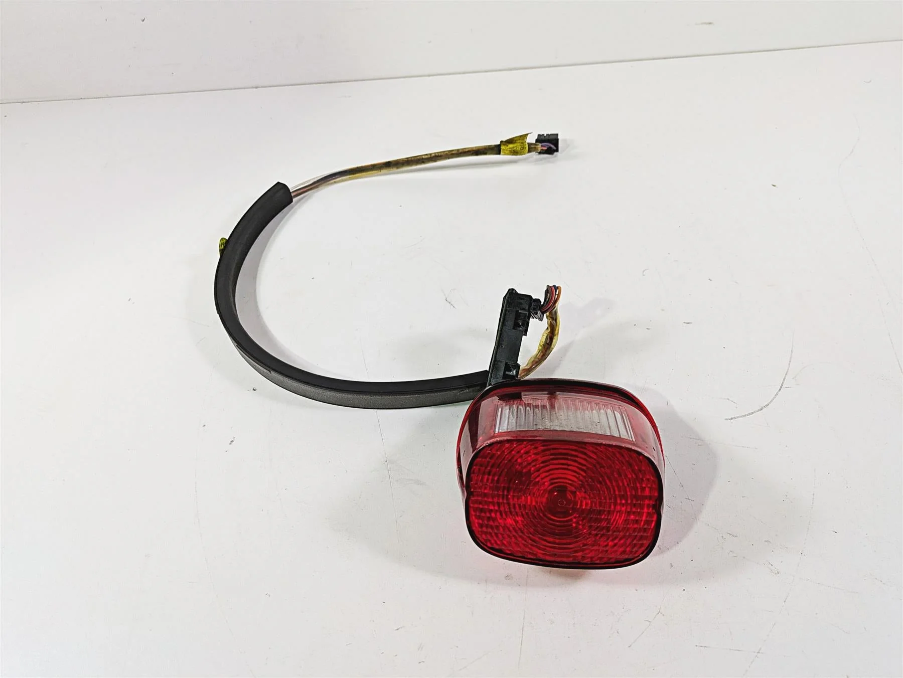 2008 Harley FLSTSB Cross Bones Taillight Tail Light Lamp 68140-04