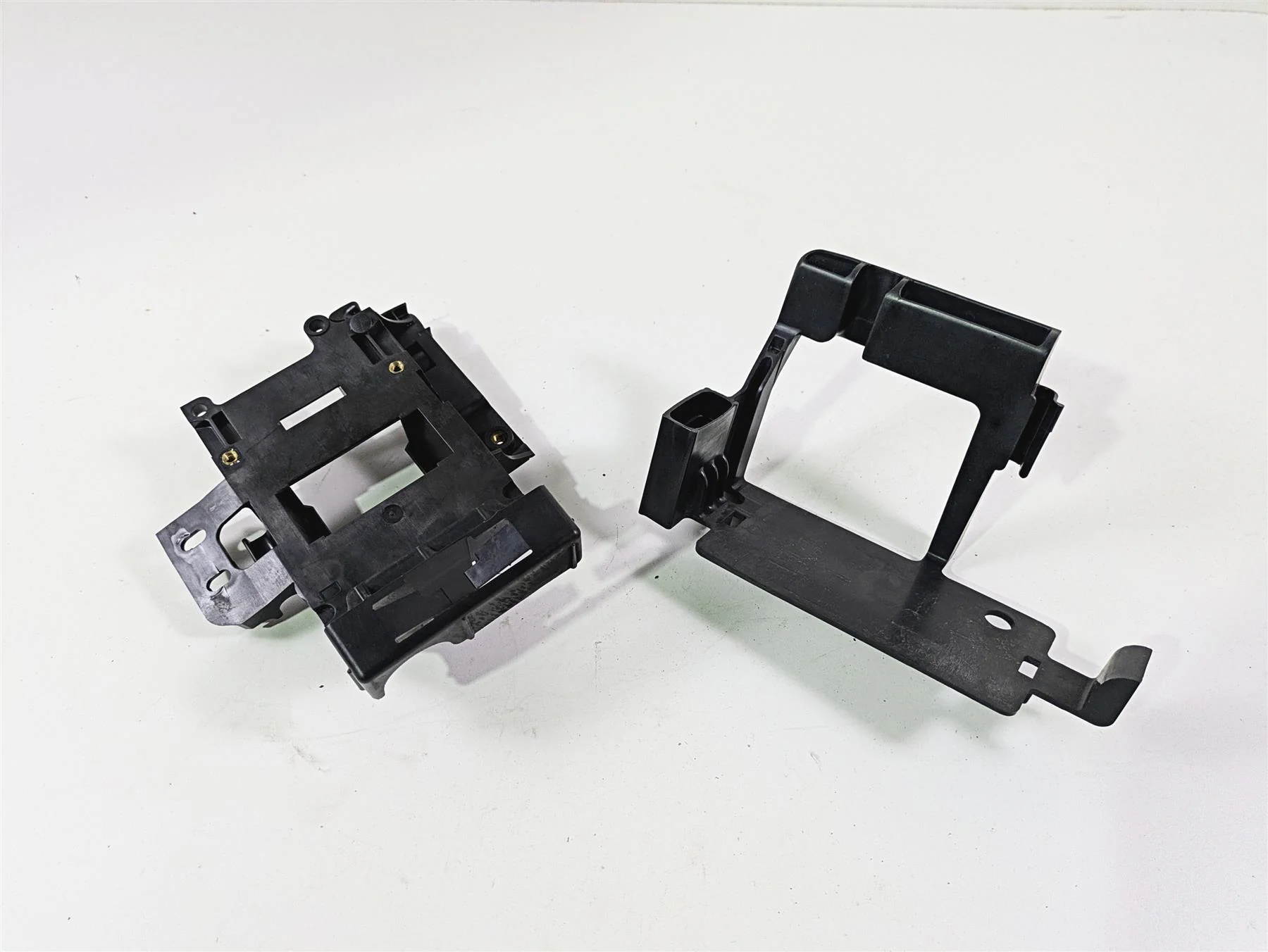 2008 Harley FXCWC Softail Rocker Electrical Carrier Stay Set 70112-08 70478-08 - Image 12