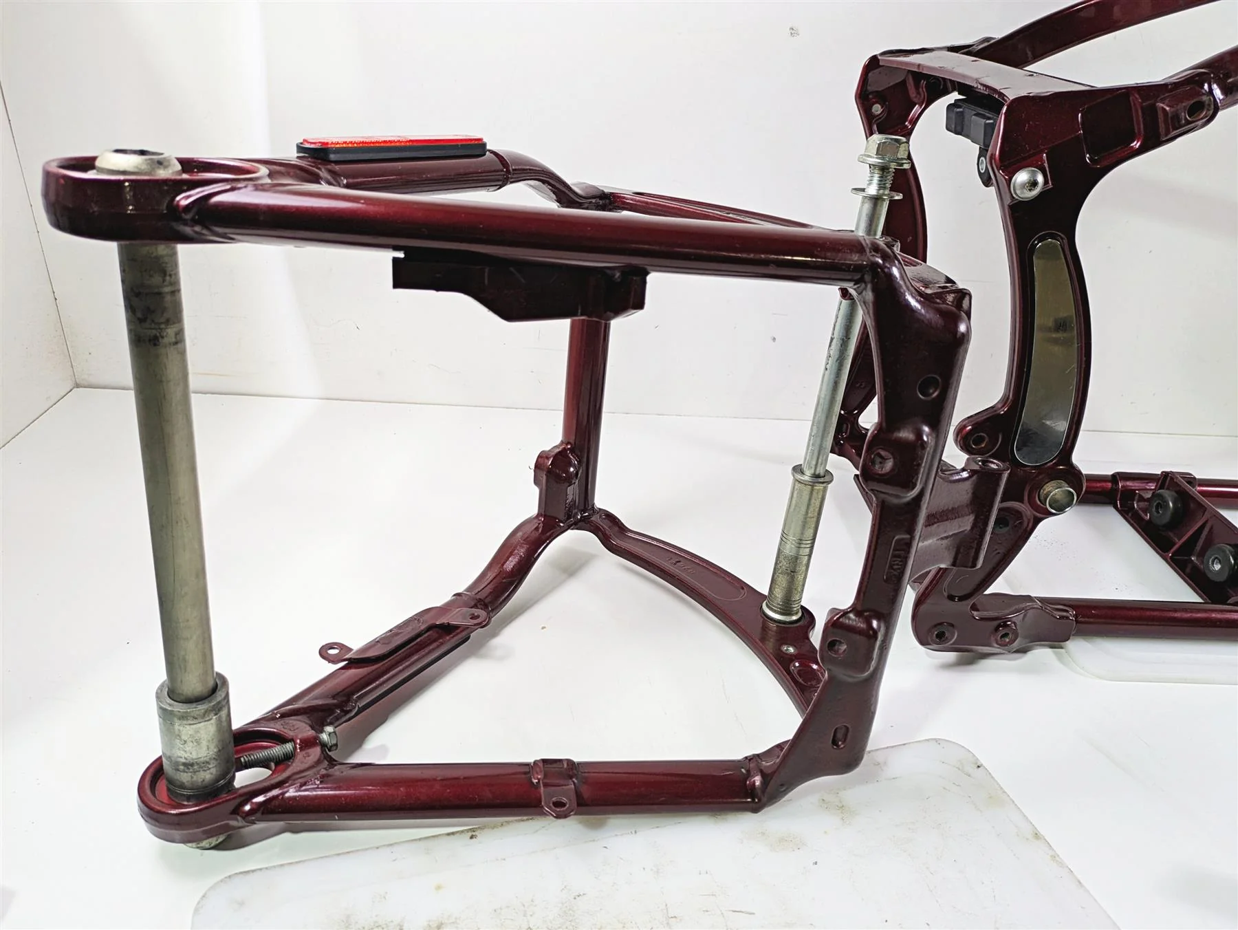 2008 Harley FXCWC Softail Rocker Frame Chassis + Swingarm Red Pearl With Salvage Texas Title 47167-08COZ - Image 7