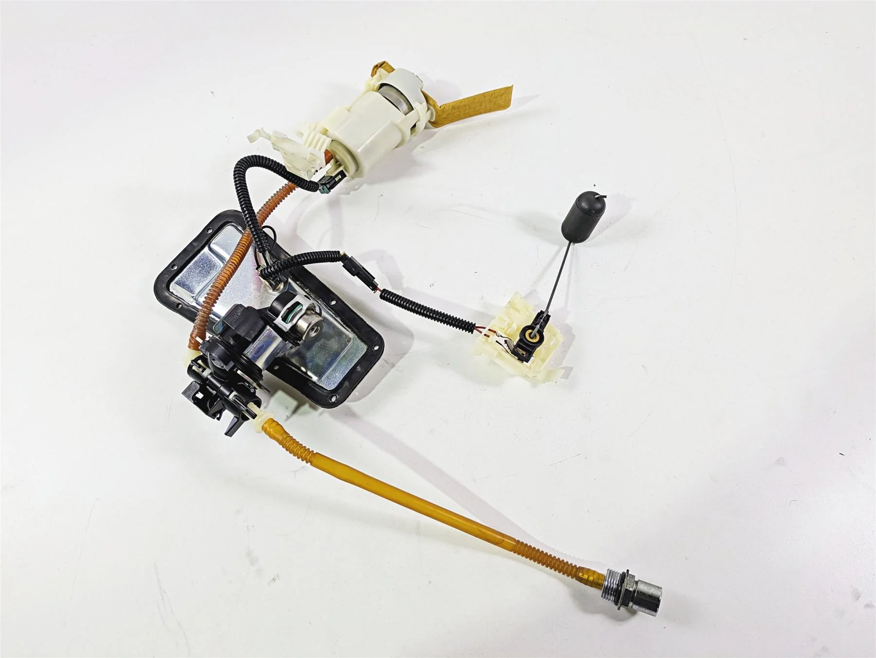 2008 Harley FXCWC Softail Rocker Fuel Gas Petrol Pump - Tested 75143-08A - Image 10