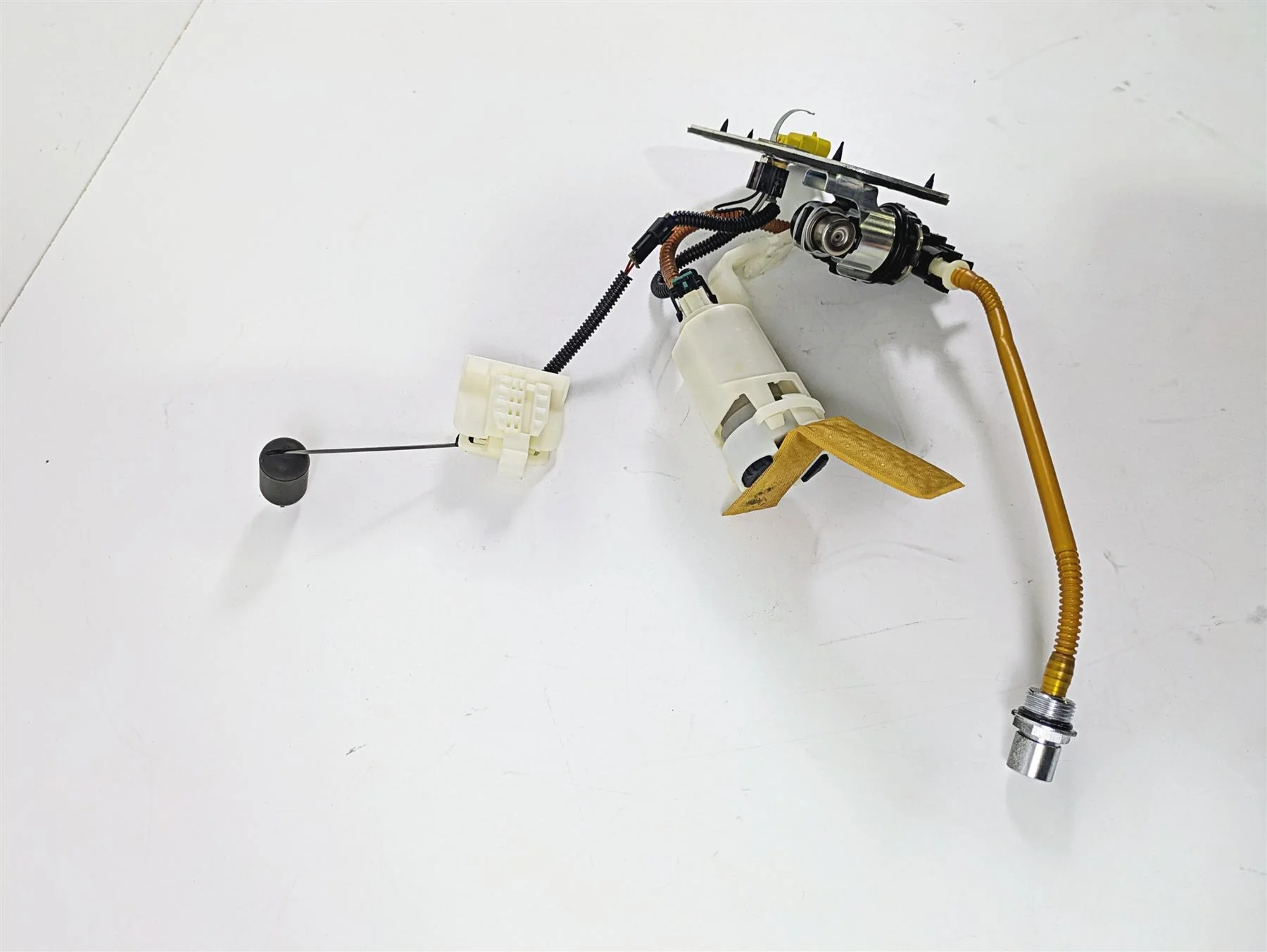 2008 Harley FXCWC Softail Rocker Fuel Gas Petrol Pump - Tested 75143-08A - Image 2