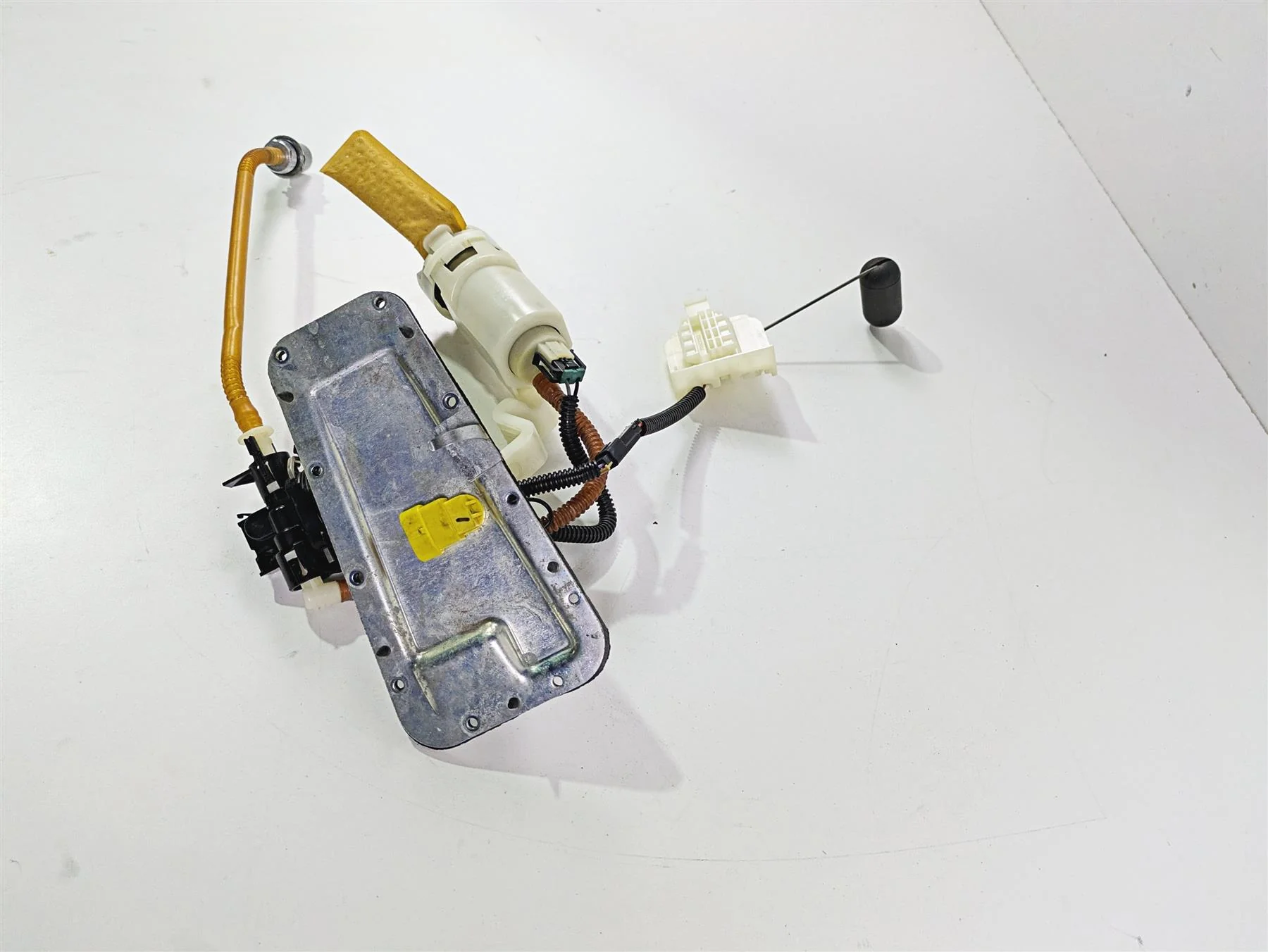 2008 Harley FXCWC Softail Rocker Fuel Gas Petrol Pump - Tested 75143-08A - Image 3