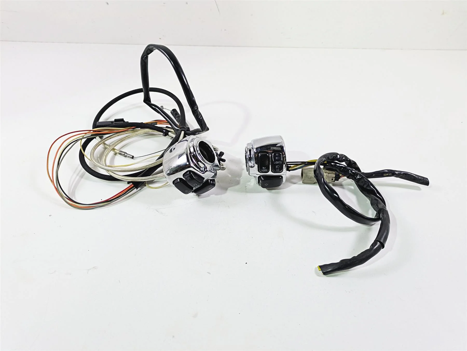 2008 Harley FXCWC Softail Rocker Left Right Chrome Control Switch Set 71682-06A
