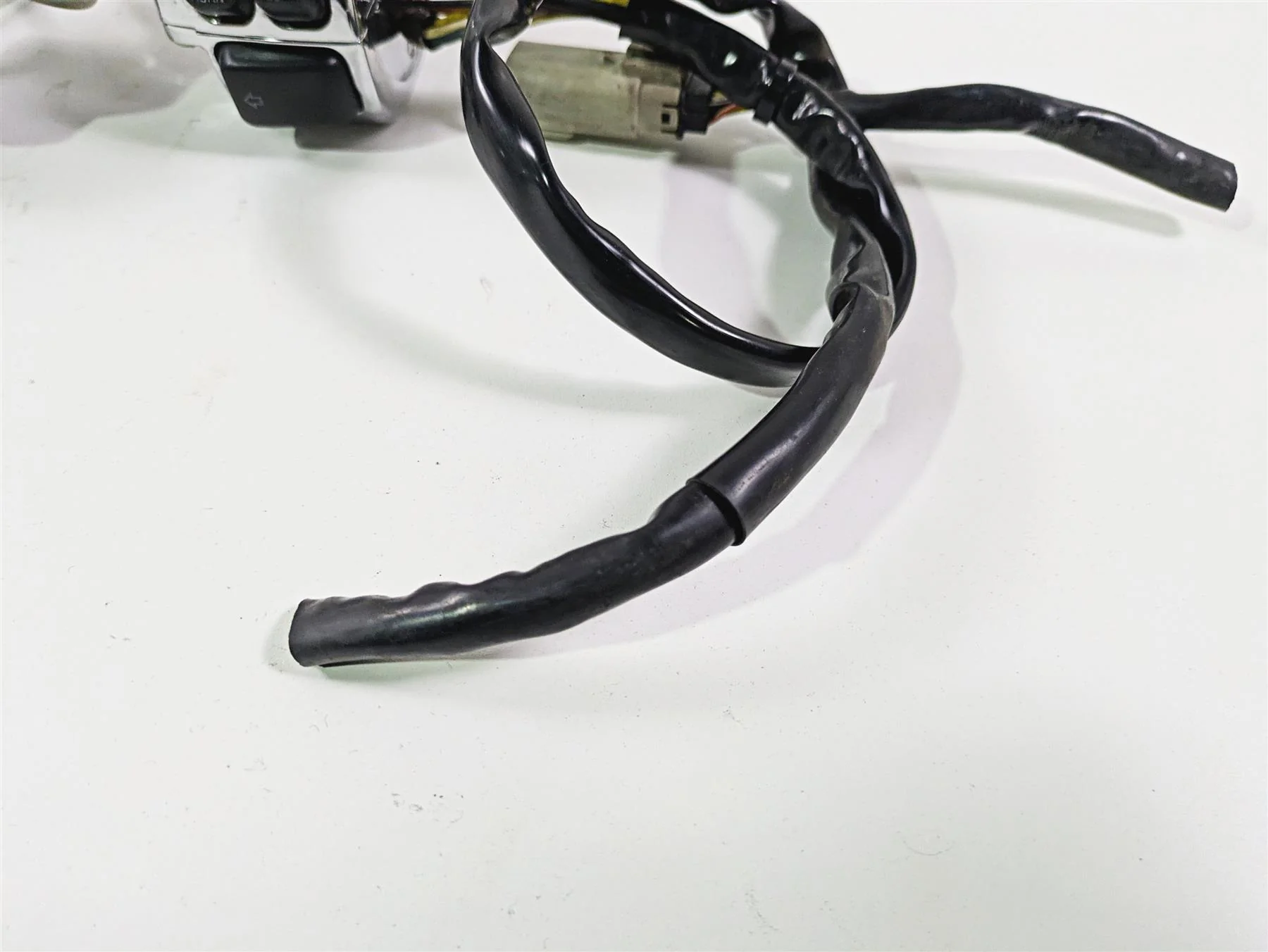 2008 Harley FXCWC Softail Rocker Left Right Chrome Control Switch Set 71682-06A - Image 11