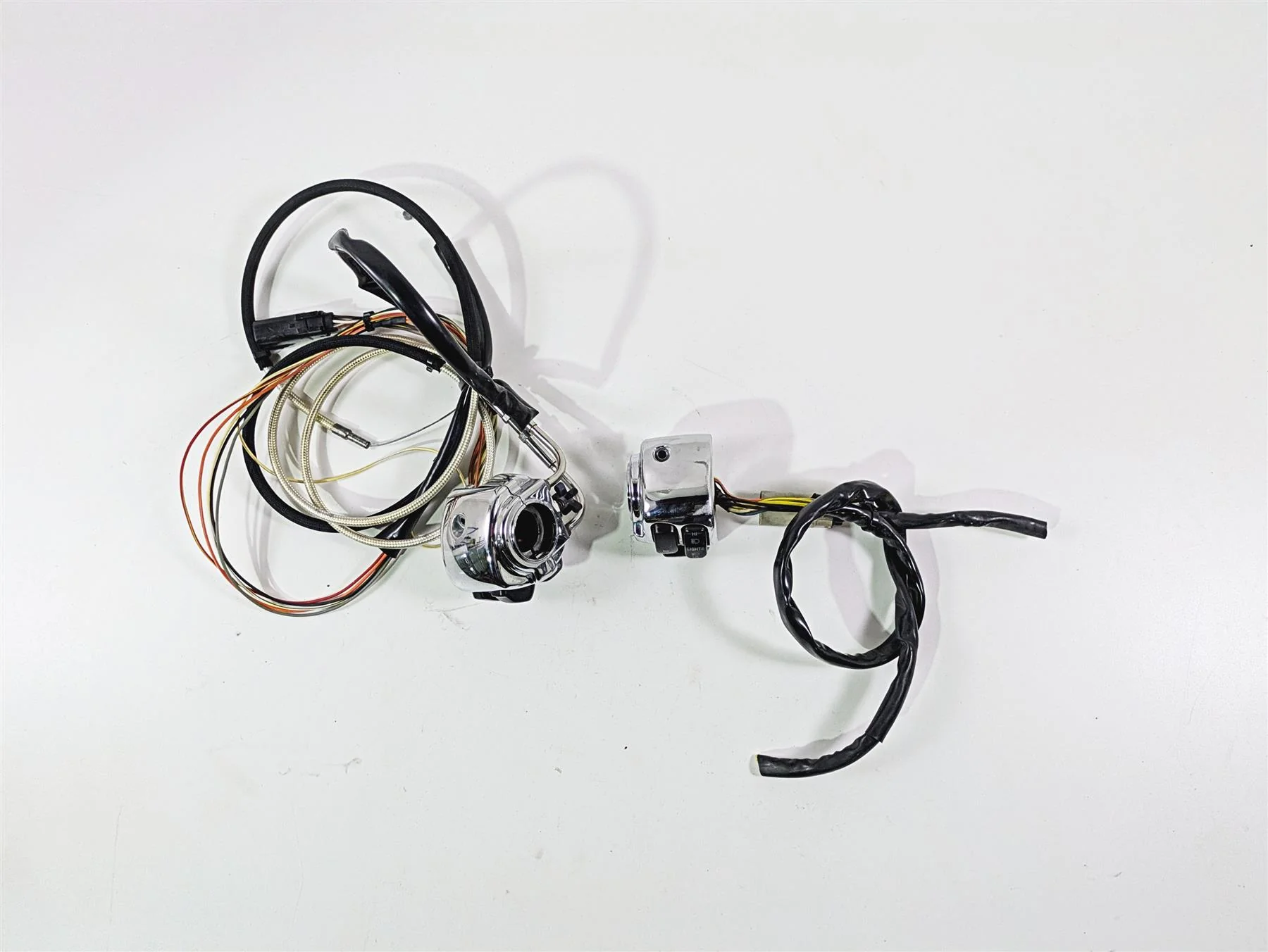 2008 Harley FXCWC Softail Rocker Left Right Chrome Control Switch Set 71682-06A - Image 5