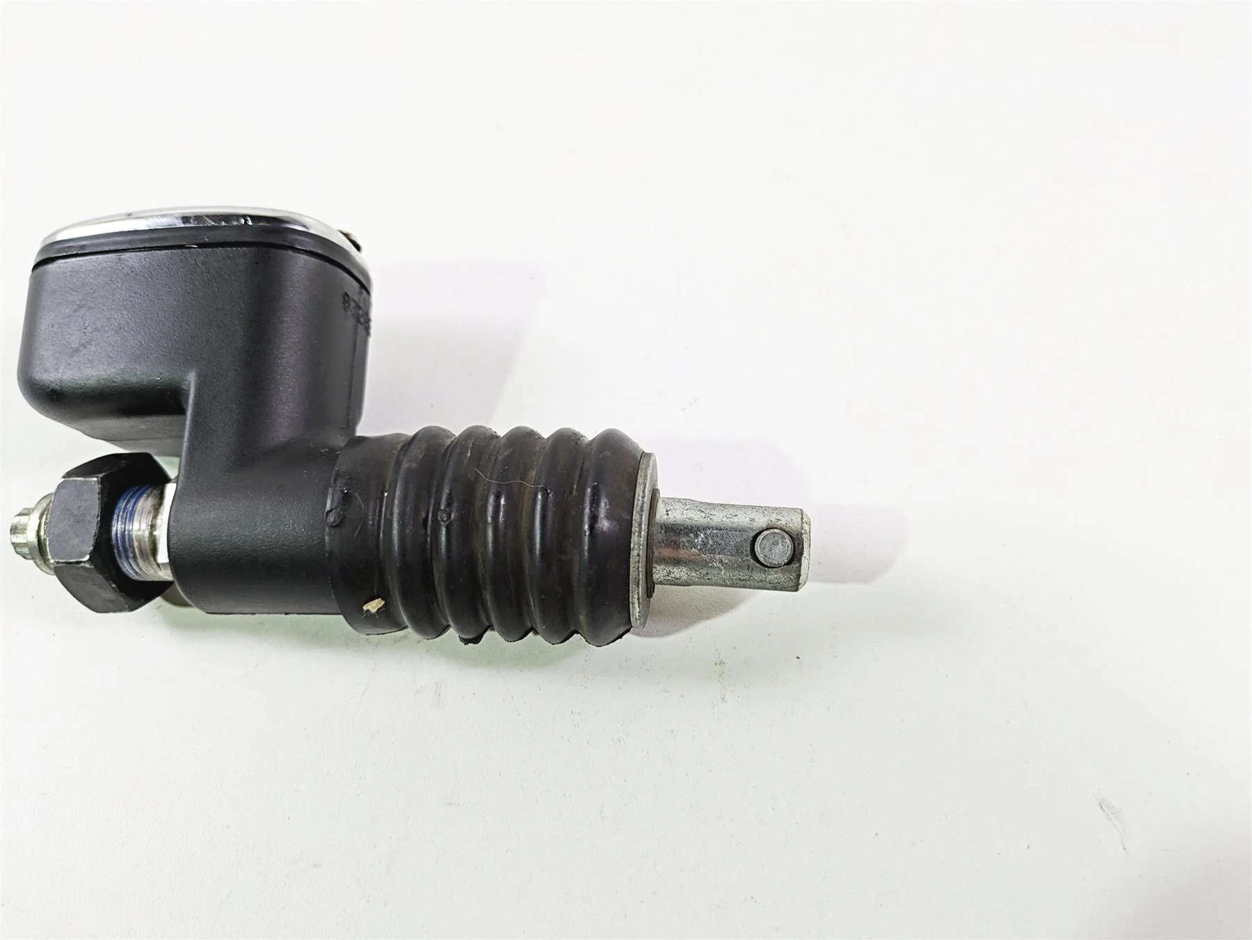 2008 Harley FXCWC Softail Rocker Rear Brake Master Cylinder 41767-05E - Image 11
