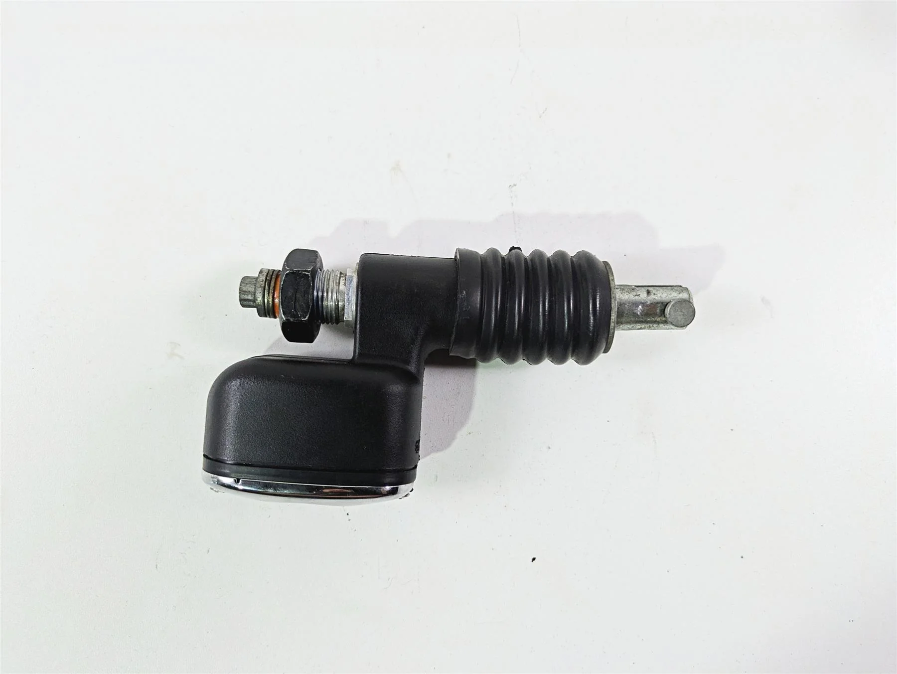 2008 Harley FXCWC Softail Rocker Rear Brake Master Cylinder 41767-05E - Image 5