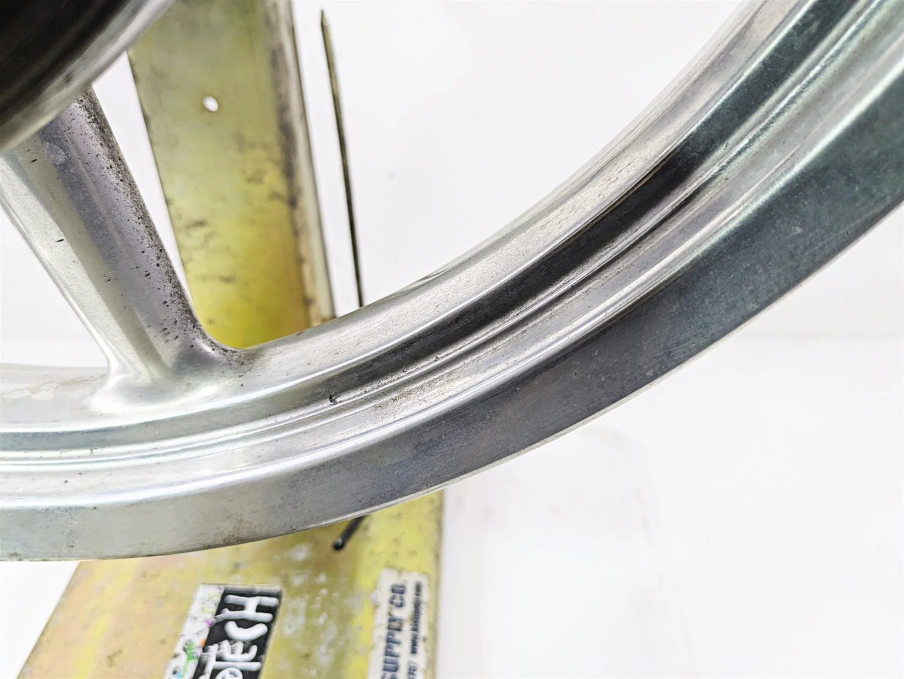 2008 Harley FXCWC Softail Rocker Straight 19x2.15 Front Wheel Rim 41877-08 - Image 6