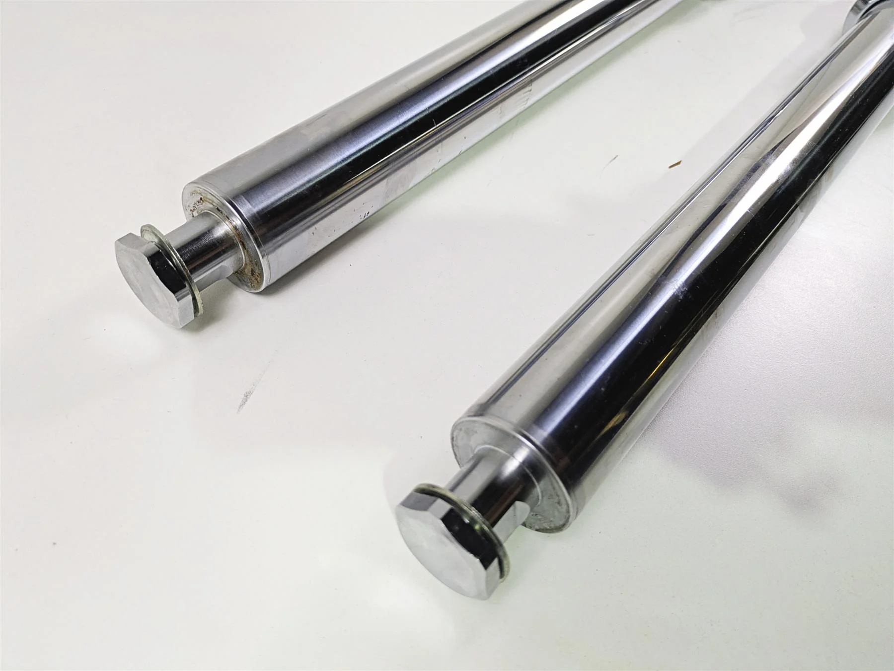 2008 Harley FXCWC Softail Rocker Straight Chrome Front Fork Leg Set 46950-08 - Image 4