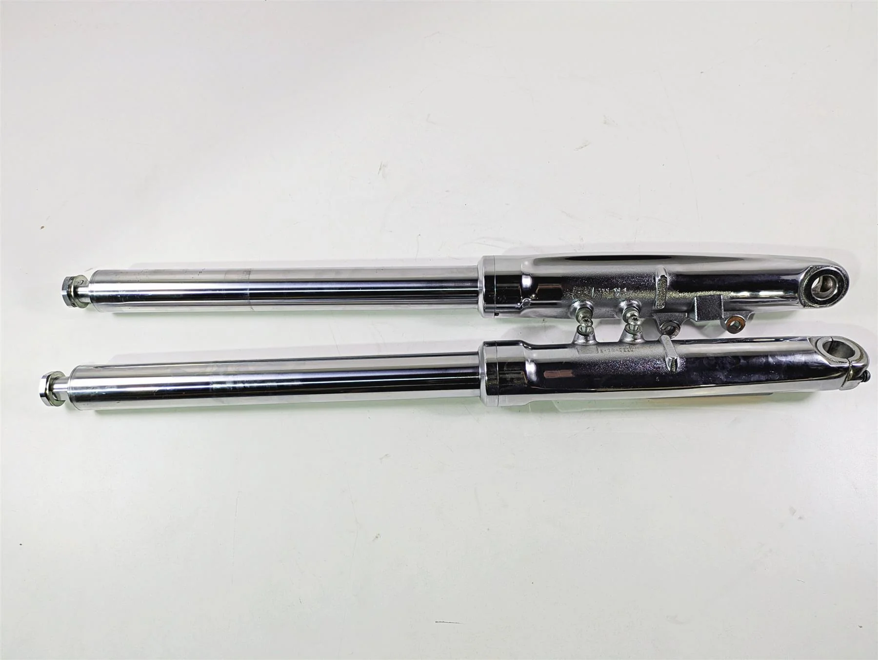 2008 Harley FXCWC Softail Rocker Straight Chrome Front Fork Leg Set 46950-08 - Image 5