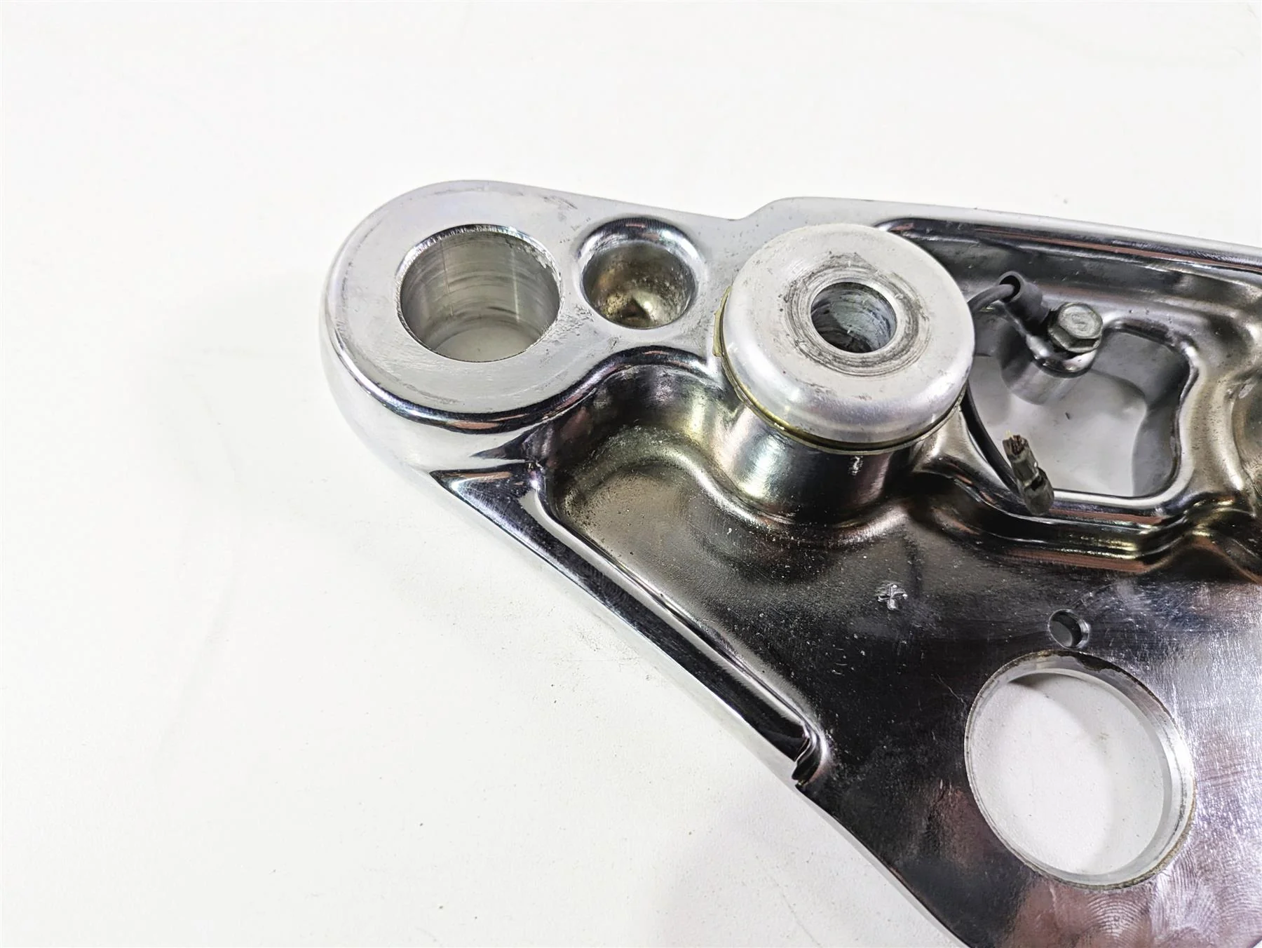 2008 Harley FXCWC Softail Rocker Upper Triple Tree Steering Clamp 46637-08 - Image 12