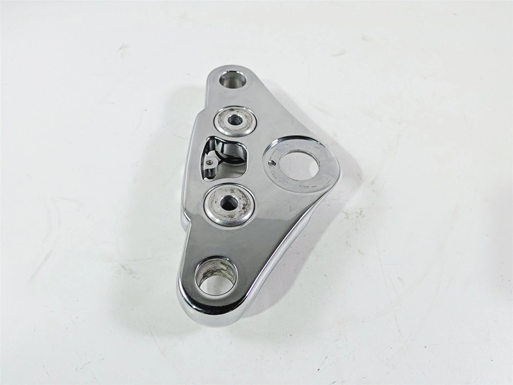 2008 Harley FXCWC Softail Rocker Upper Triple Tree Steering Clamp 46637-08 - Image 4