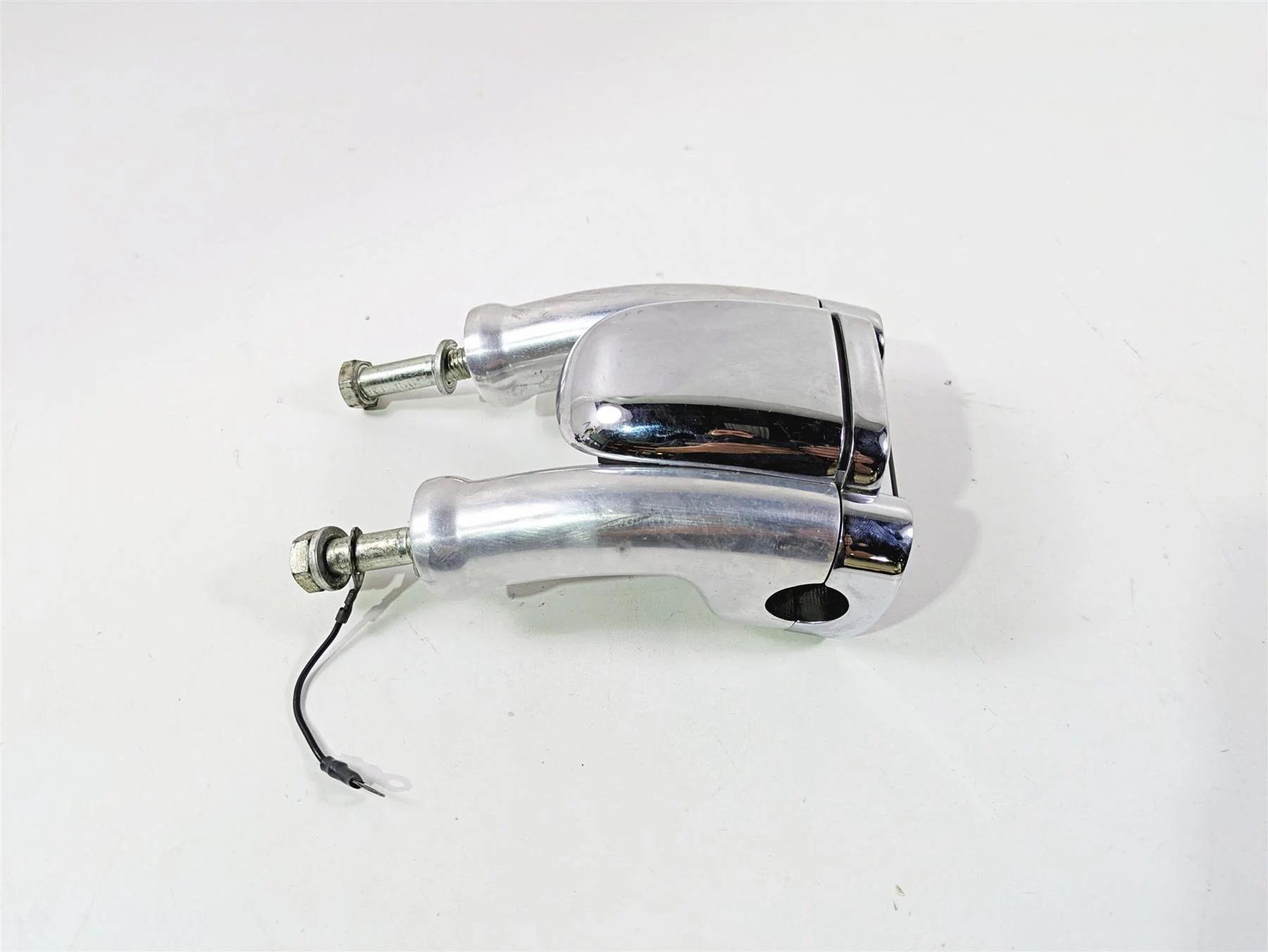 2008 Harley FXDL Dyna Low Rider 105TH Handlebar Holder Riser Set 105th 59785-06 - Image 3