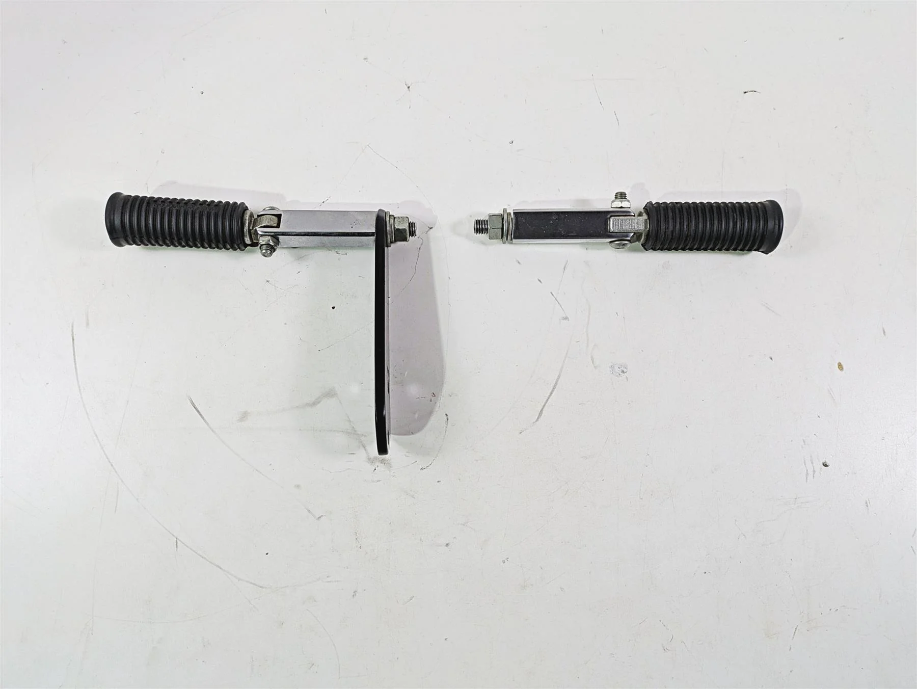 2008 Harley FXDL Dyna Low Rider 105TH Highway Footpeg Rest Set 49354-01 - Image 4