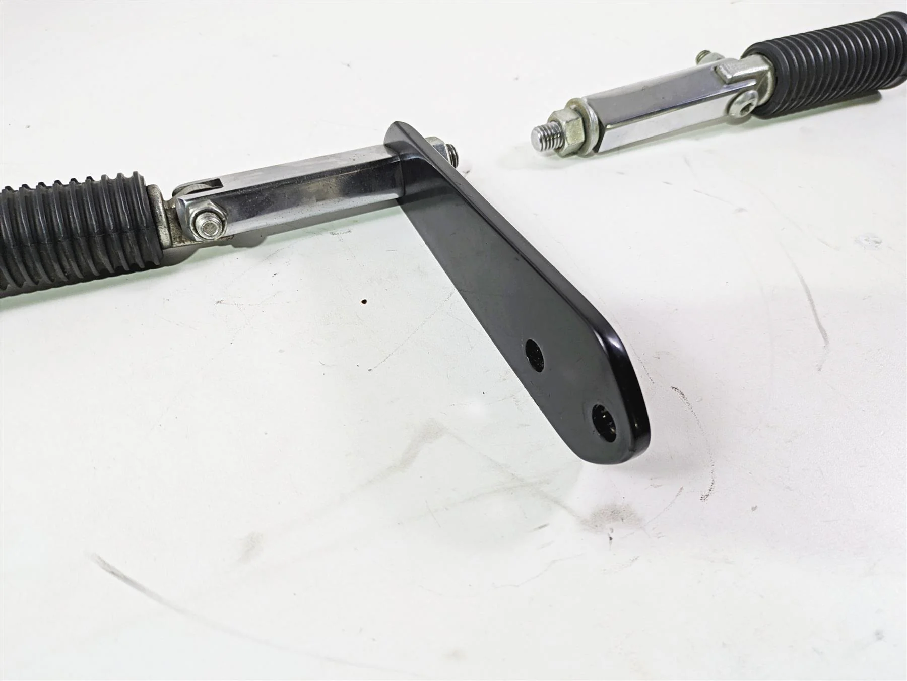 2008 Harley FXDL Dyna Low Rider 105TH Highway Footpeg Rest Set 49354-01 - Image 7