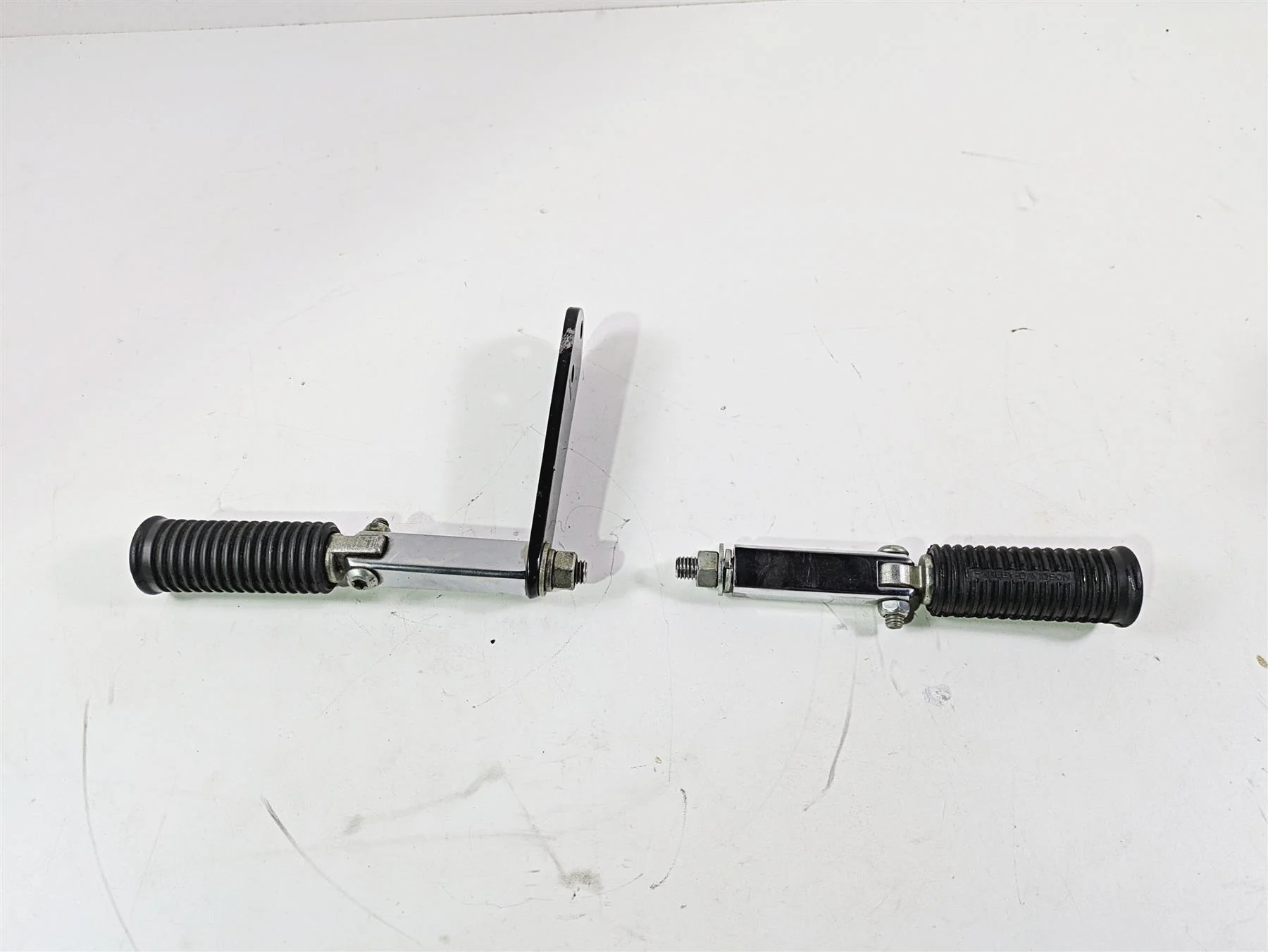 2008 Harley FXDL Dyna Low Rider 105TH Highway Footpeg Rest Set 49354-01 - Image 9