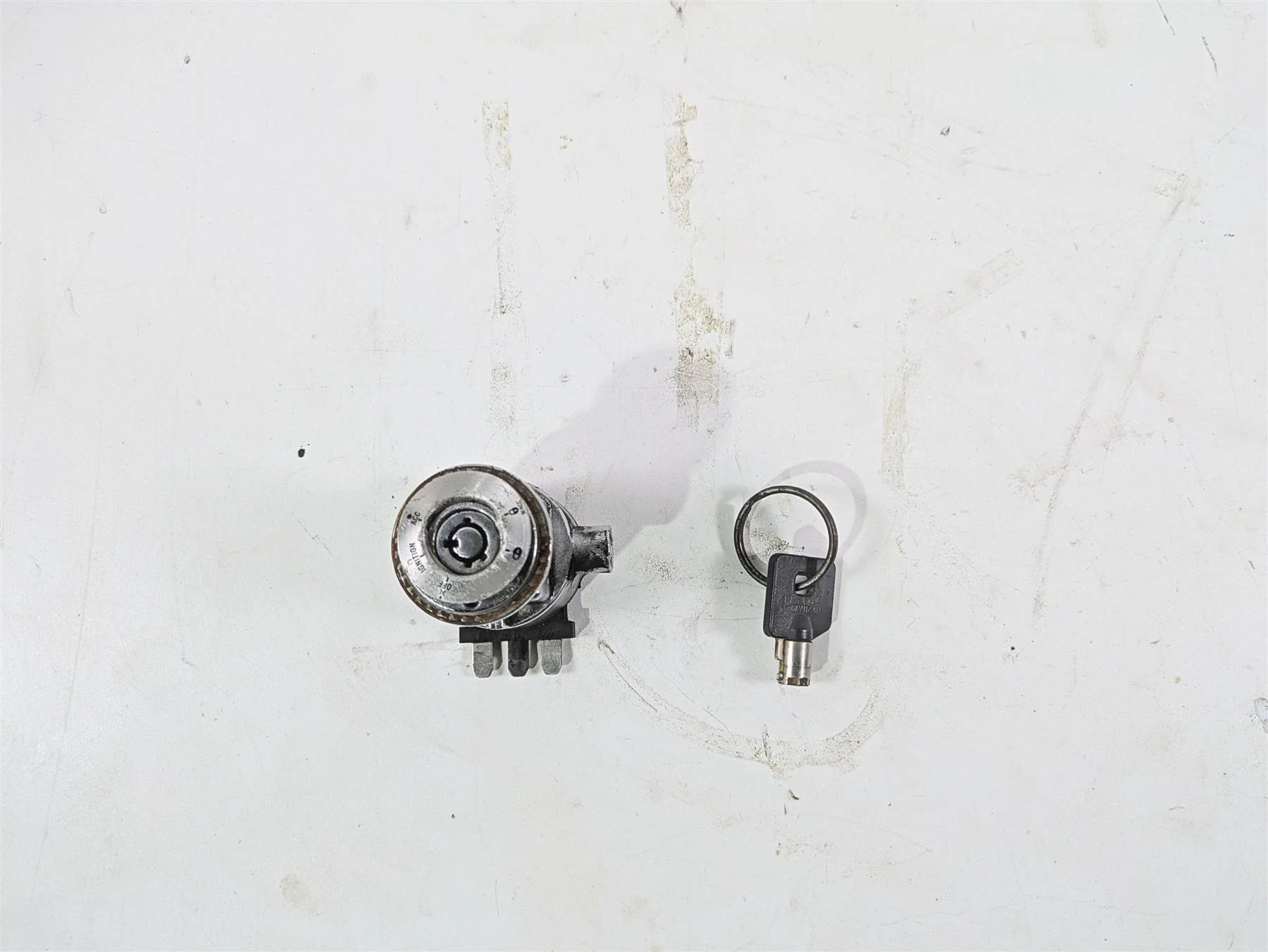 2008 Harley FXDL Dyna Low Rider 105TH Ignition Switch Fork Lock Key 71559-06B - Image 12