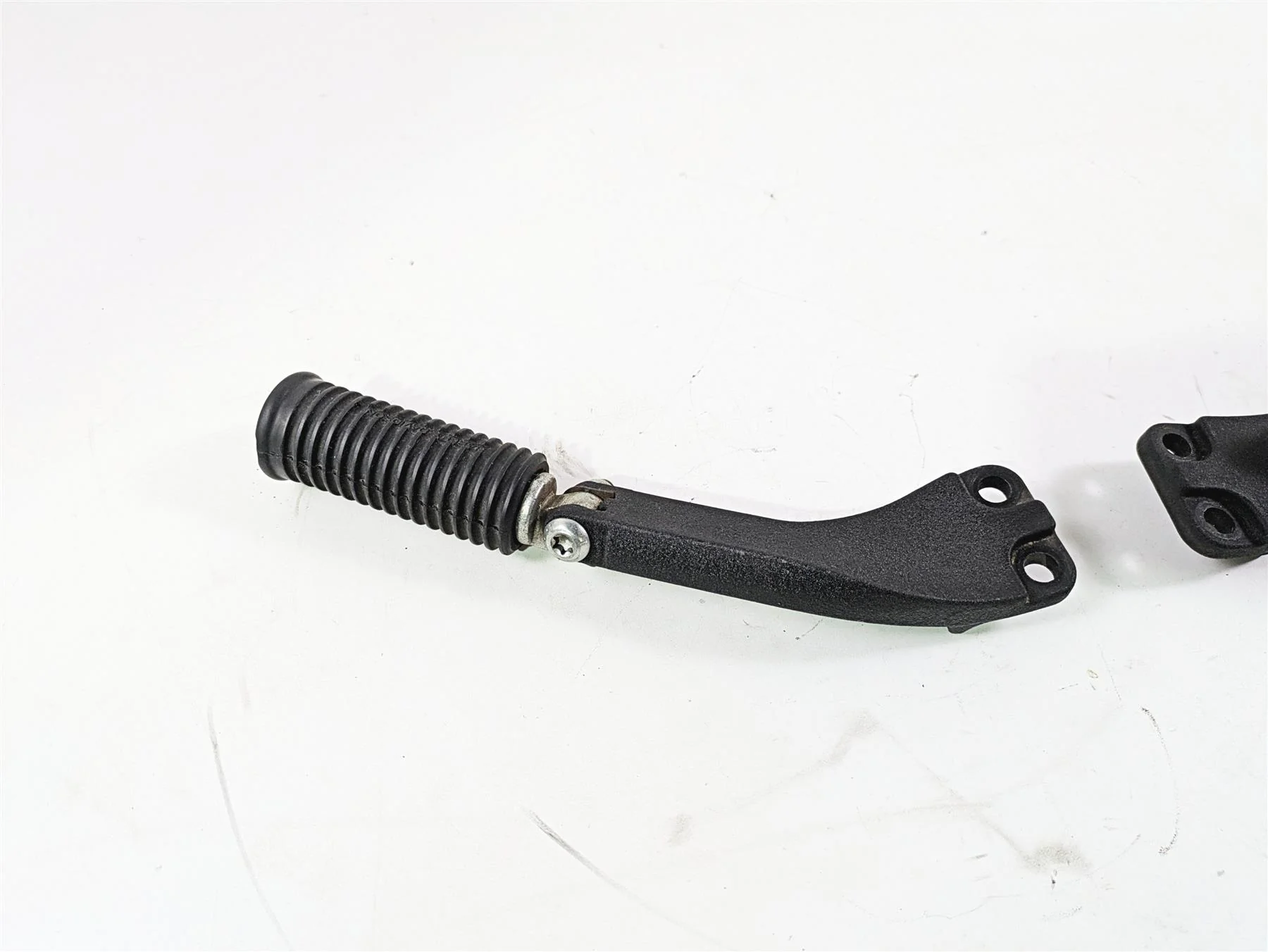 2008 Harley FXDL Dyna Low Rider 105TH Passenger Foot Peg Set 49224-06A 49230-06 - Image 3