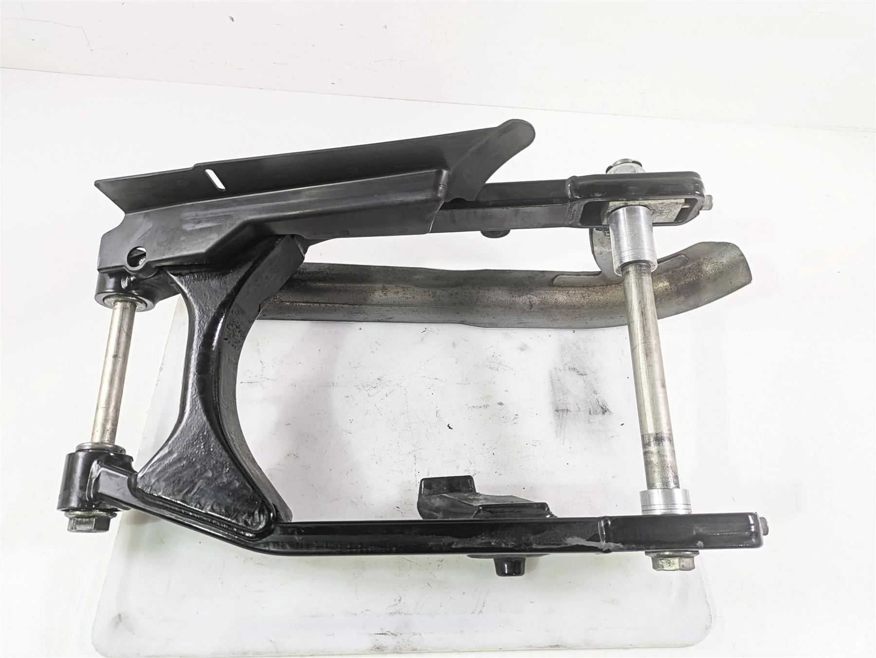 2008 Harley FXDL Dyna Low Rider 105TH Rear Swingarm & Belt Guards 47820-06 - Image 12