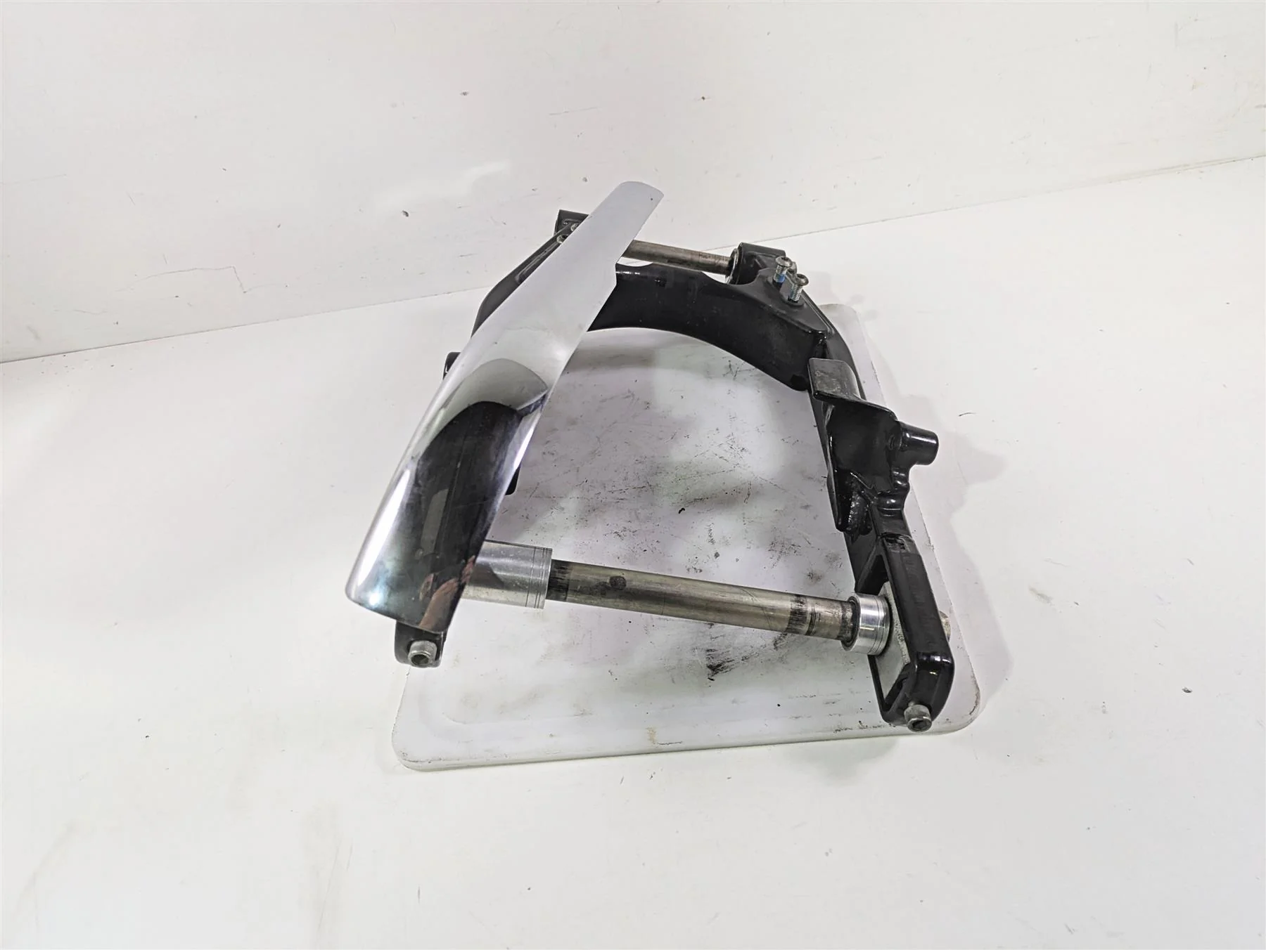 2008 Harley FXDL Dyna Low Rider 105TH Rear Swingarm & Belt Guards 47820-06 - Image 4