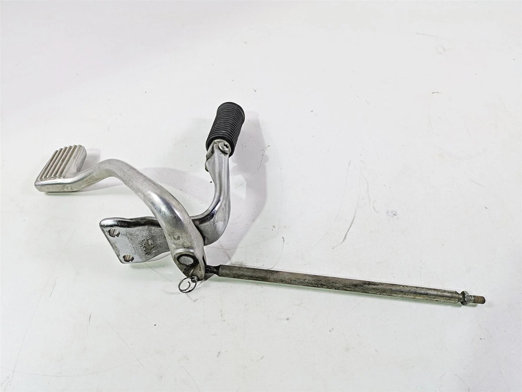 2008 Harley FXDL Dyna Low Rider 105TH Right Rider Footpeg Brake Pedal 50649-90 - Image 3
