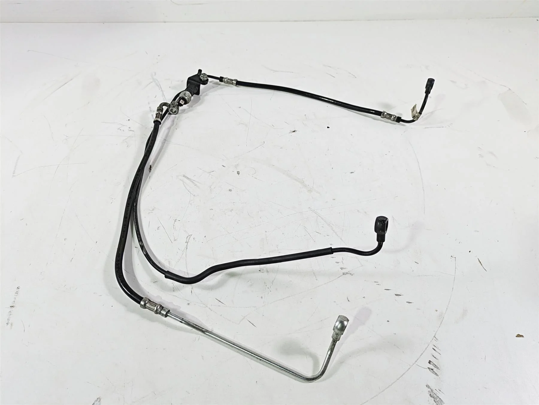 2008 Harley Touring FLHTCU E-Glide 105TH Abs Rear Brake Line Hose 40611-08 - Image 2