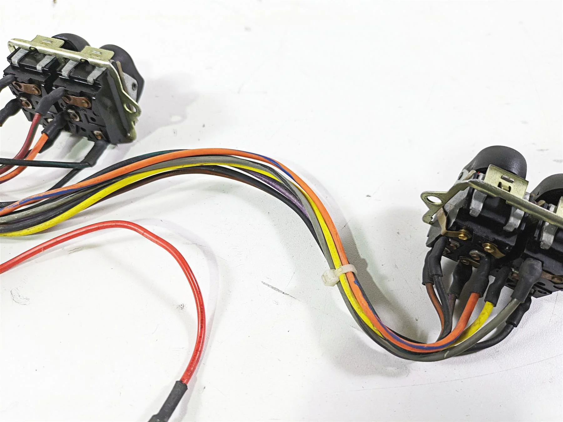 2008 Harley Touring FLHTCU E-Glide 105TH Auxiliary Switch Set Cruise 70271-98 - Image 2