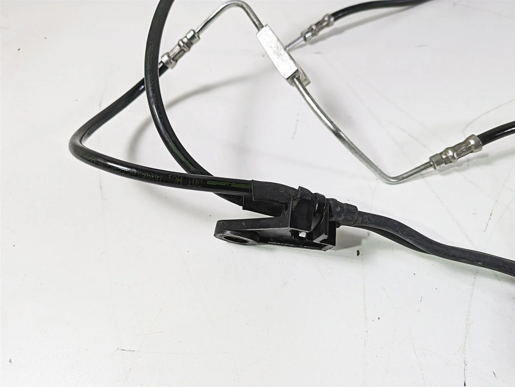 2008 Harley Touring FLHTCU E-Glide 105TH Front Abs Brake Lines 41679-08 40612-08 - Image 4