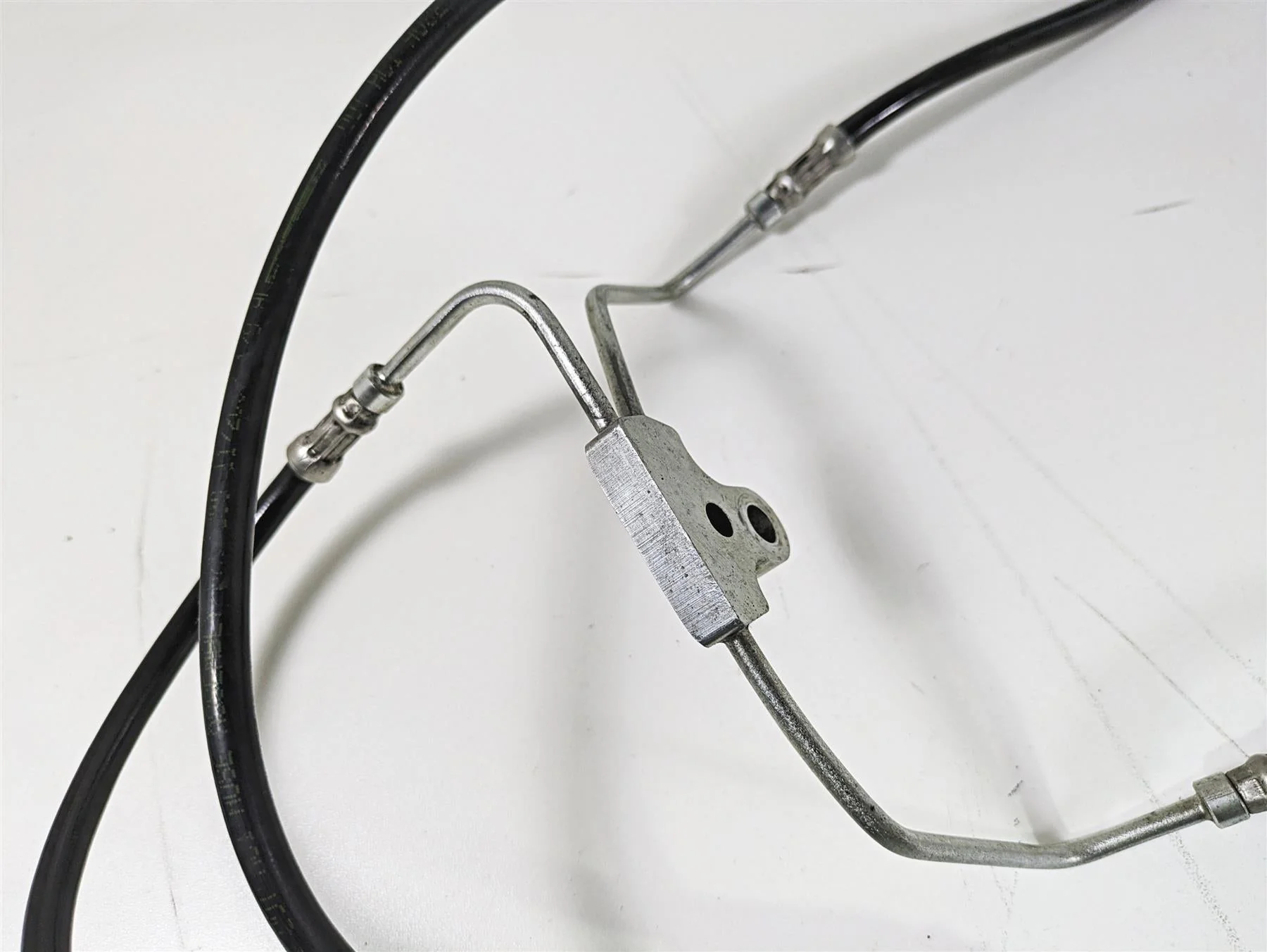 2008 Harley Touring FLHTCU E-Glide 105TH Front Abs Brake Lines 41679-08 40612-08 - Image 5