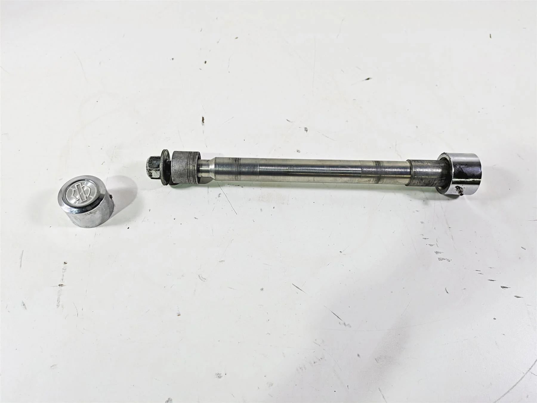 2008 Harley Touring FLHTCU E-Glide 105TH Front Axle Wheel Spindle 1" 41547-07A