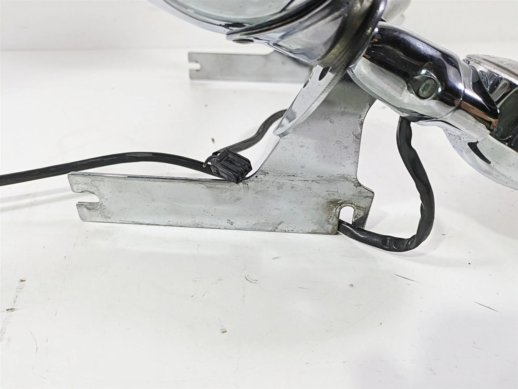 2008 Harley Touring FLHTCU E-Glide 105TH Front Blinker Spot Light Bar 68712-94A - Image 7