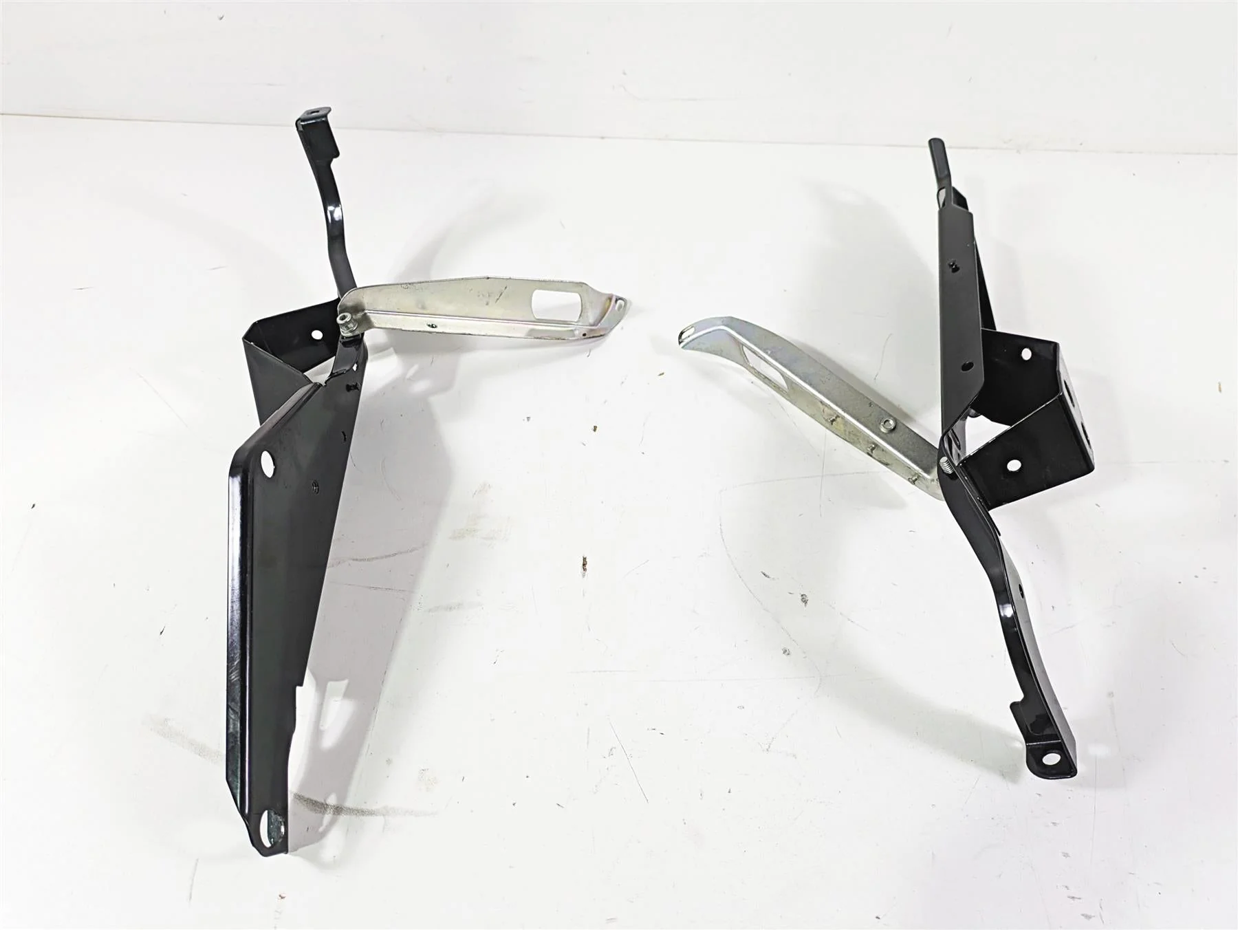 2008 Harley Touring FLHTCU E-Glide 105TH Front Fairing Mounts Set 58479-96B - Image 12