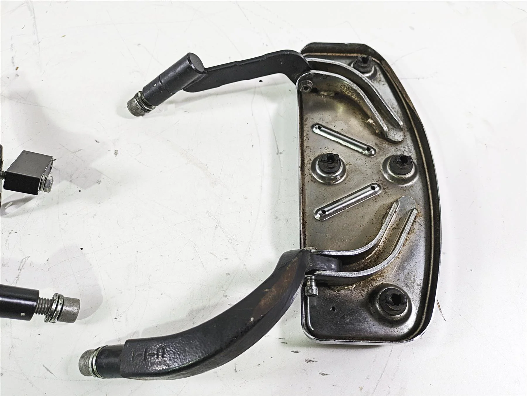 2008 Harley Touring FLHTCU E-Glide 105TH Front Floor Board Set 50622-83 50518-83 - Image 9