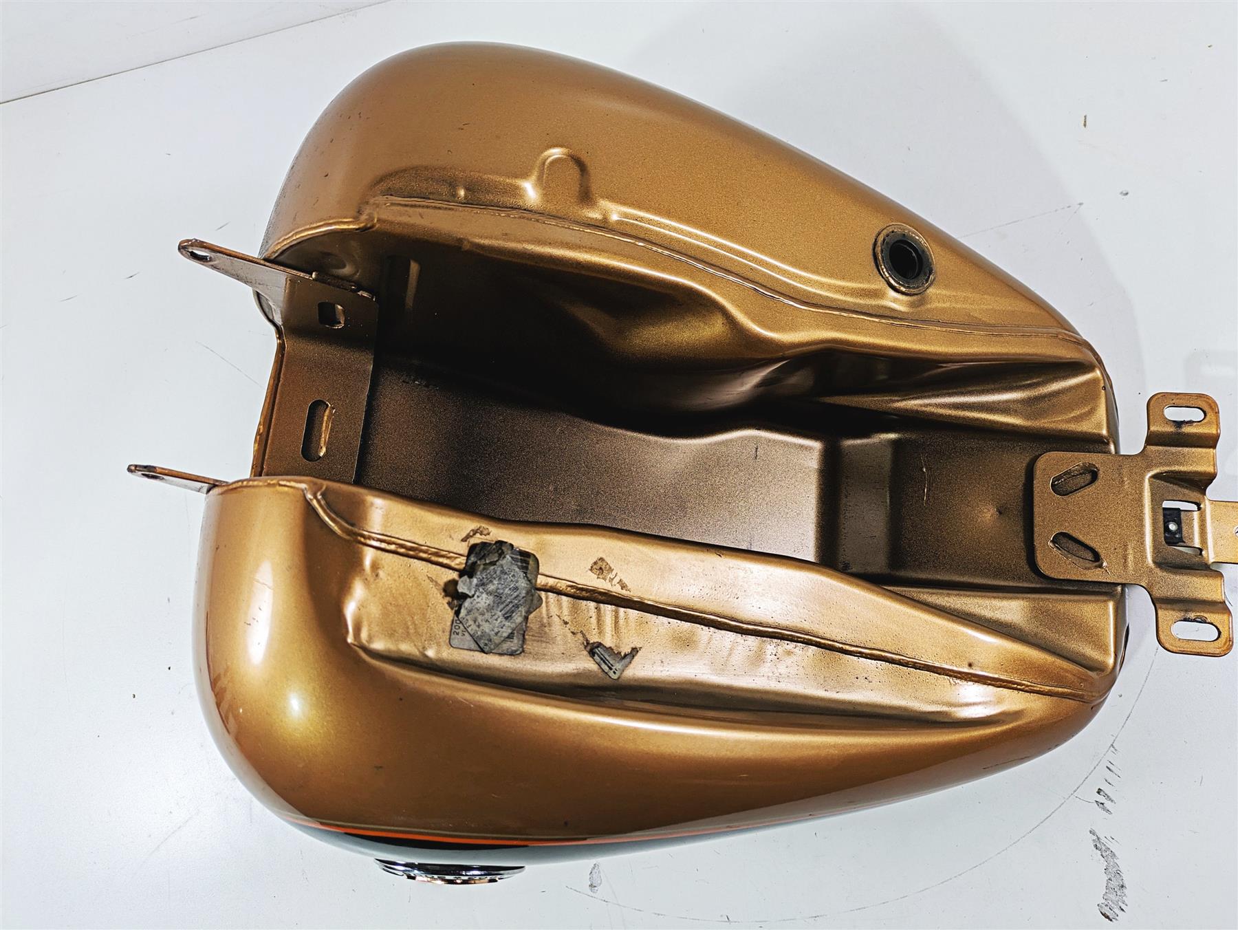 2008 Harley Touring FLHTCU E-Glide 105TH Fuel Gas Petrol Tank & Emblems 61356-08 - Image 11
