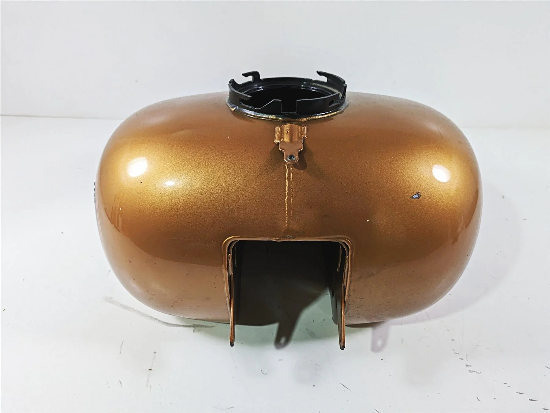 2008 Harley Touring FLHTCU E-Glide 105TH Fuel Gas Petrol Tank & Emblems 61356-08 - Image 3
