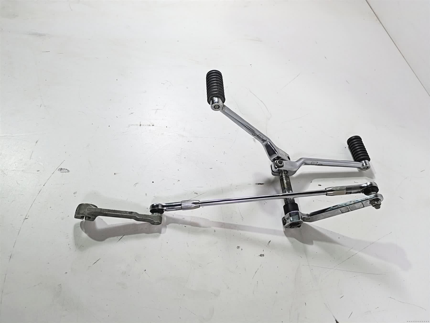 2008 Harley Touring FLHTCU E-Glide 105TH Heel Toe Shifter Lever Set 33895-82E - Image 2