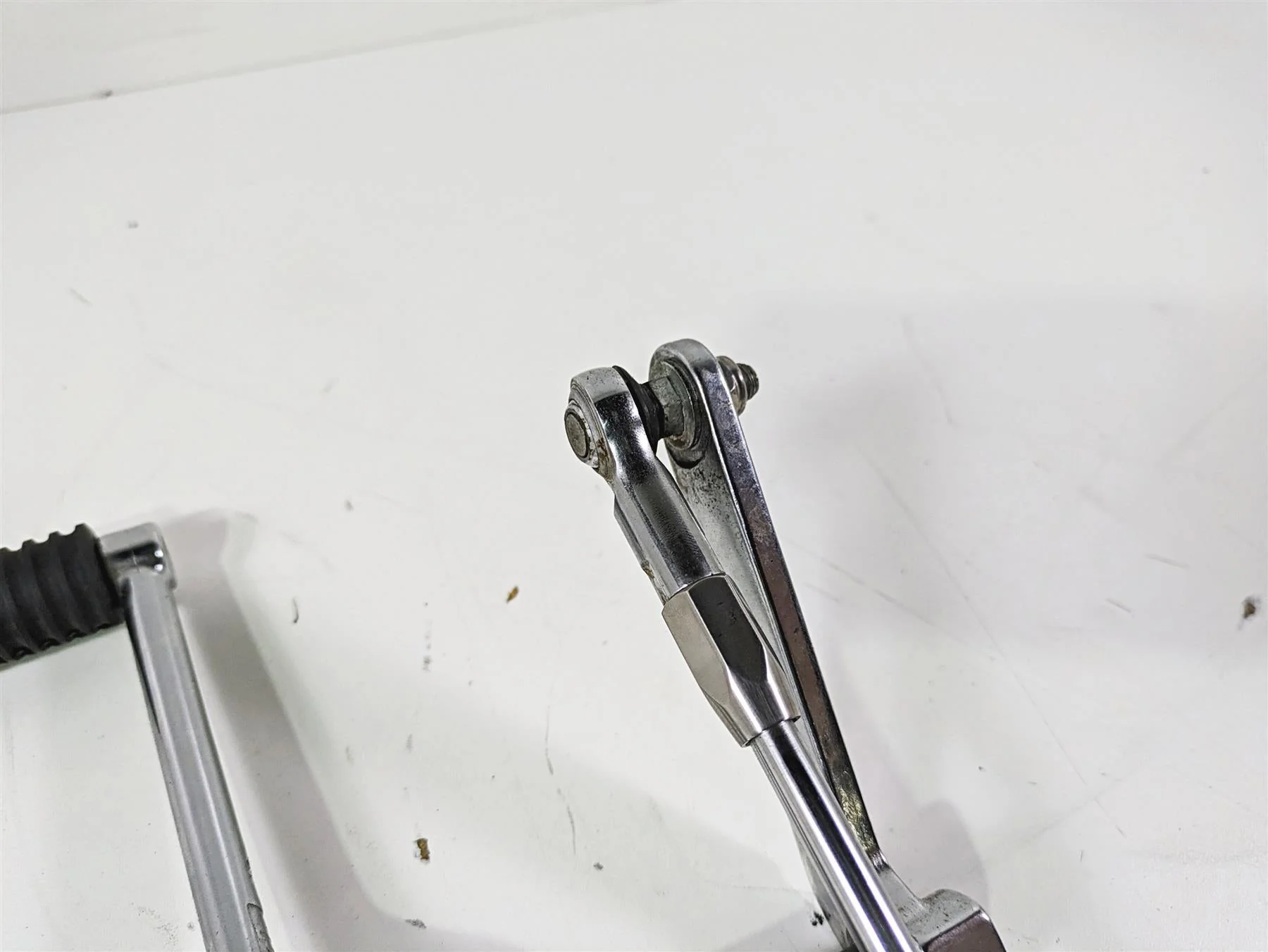2008 Harley Touring FLHTCU E-Glide 105TH Heel Toe Shifter Lever Set 33895-82E - Image 8
