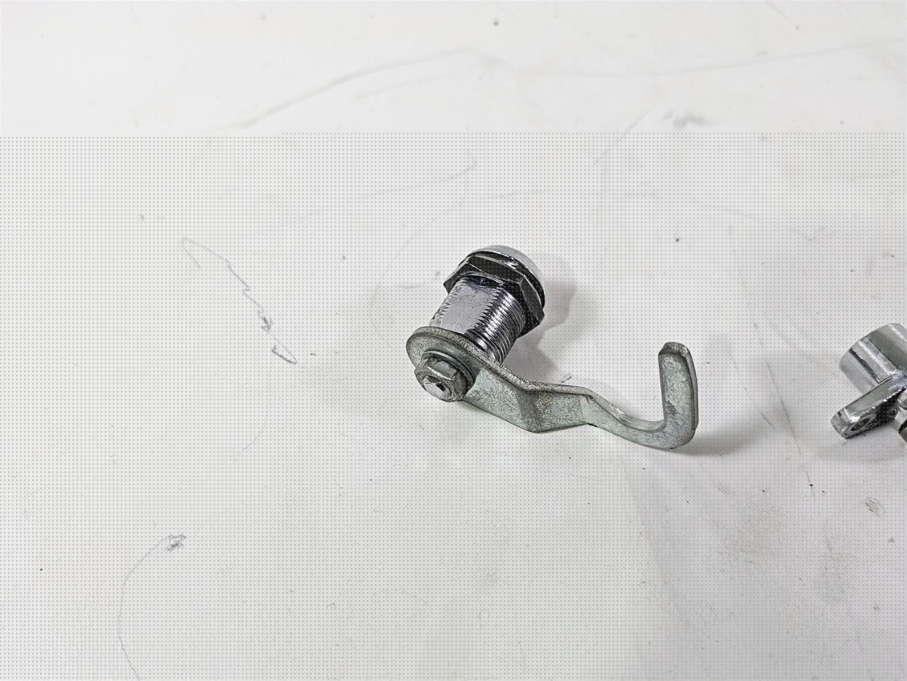 2008 Harley Touring FLHTCU E-Glide 105TH Ignition Switch Key Lock Set 71572-06 - Image 10