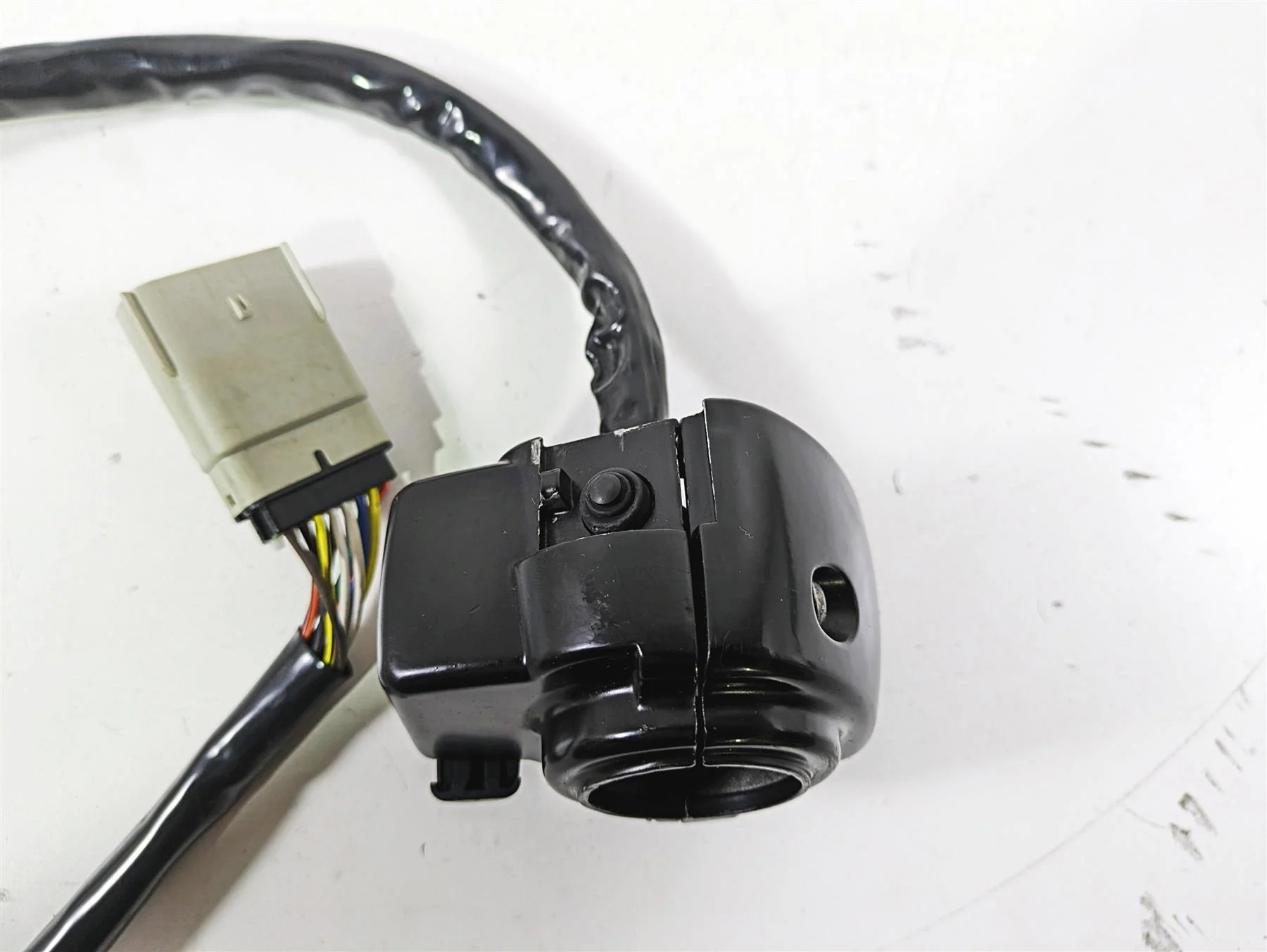 2008 Harley Touring FLHTCU E-Glide 105TH Left Hand Control Switch Audio 71682-06 - Image 12